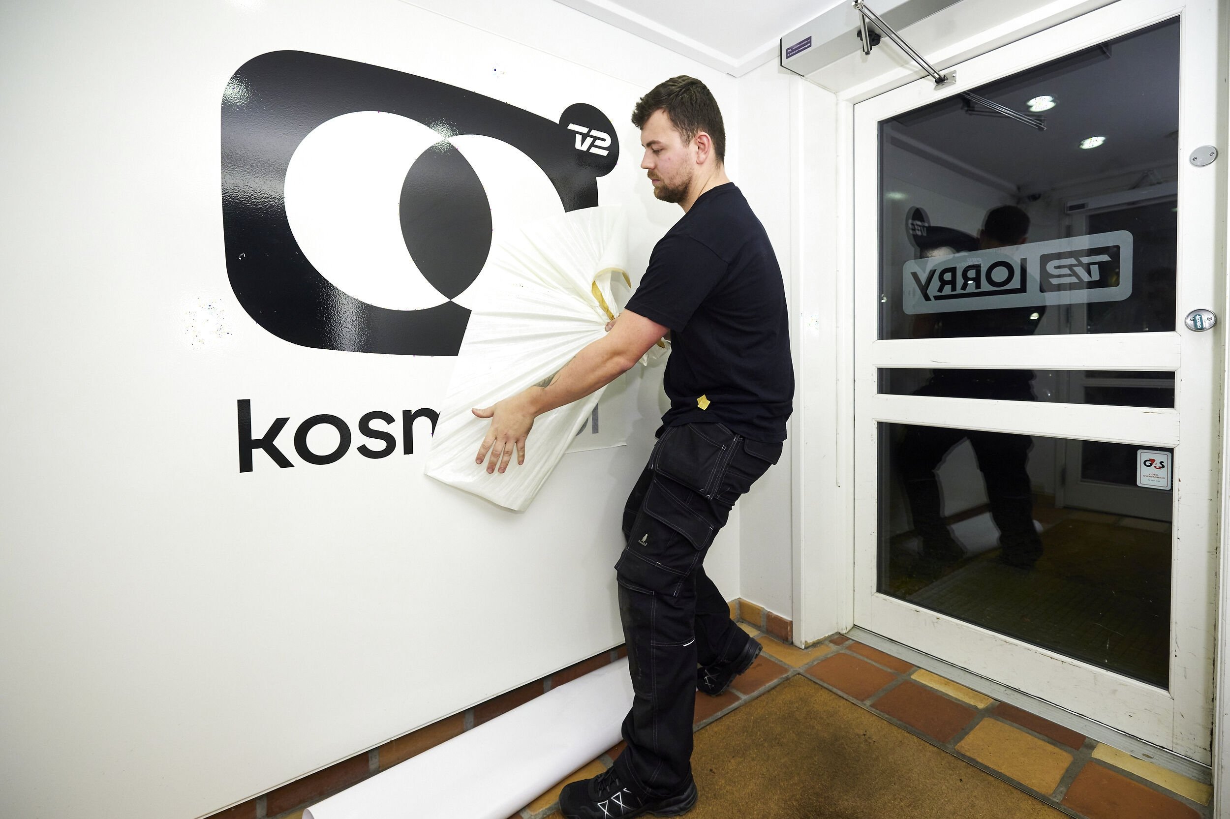 Den regionale station TV 2 Lorry, der dækker hovedstaden, bliver til TV 2 Kosmopol og får mere globalt udsyn.