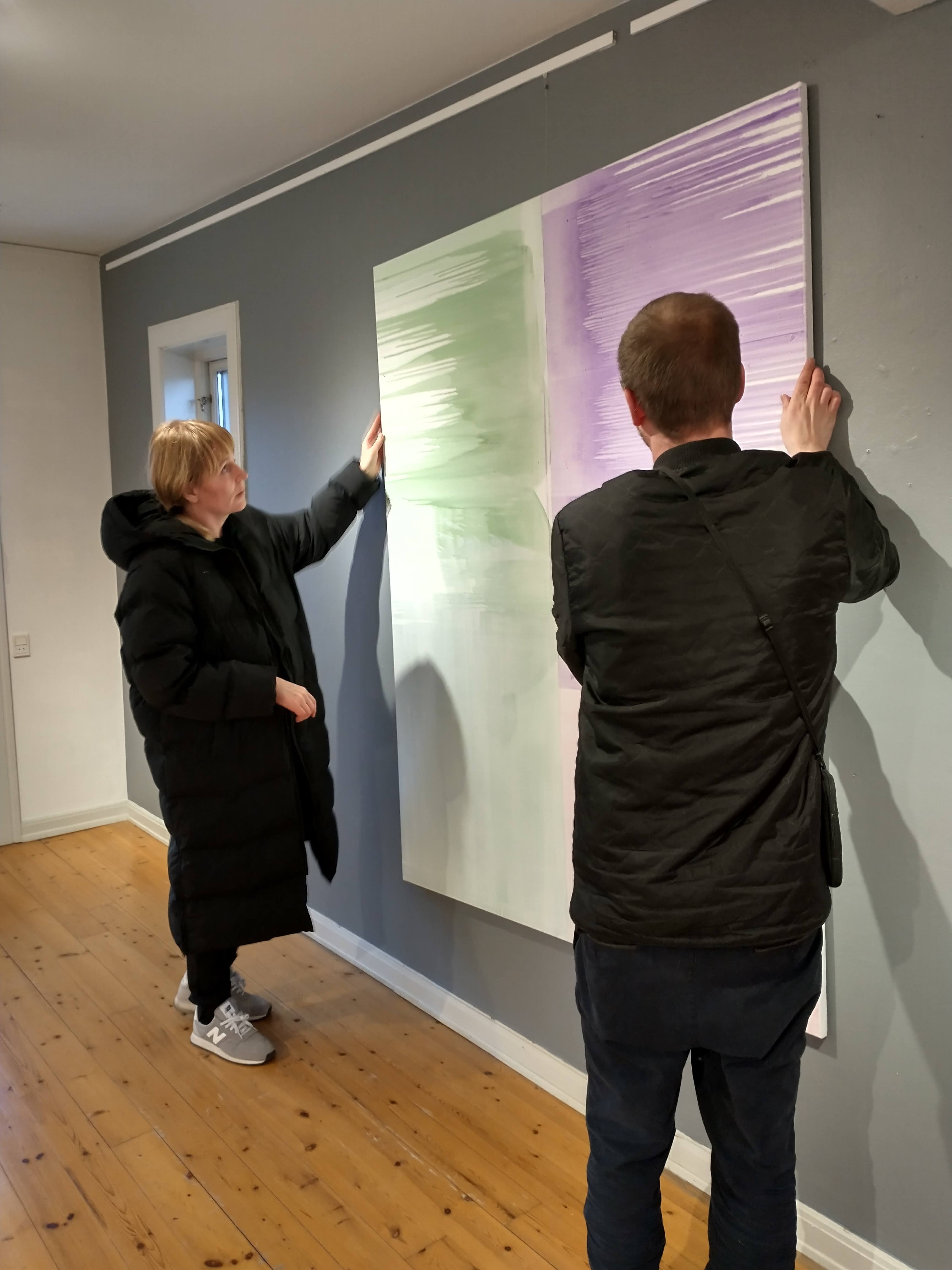 Kunstnerne Marie Birkedal og Malte Fisker hjalp hinanden til rette i Gl. Præstegård. Privatfoto