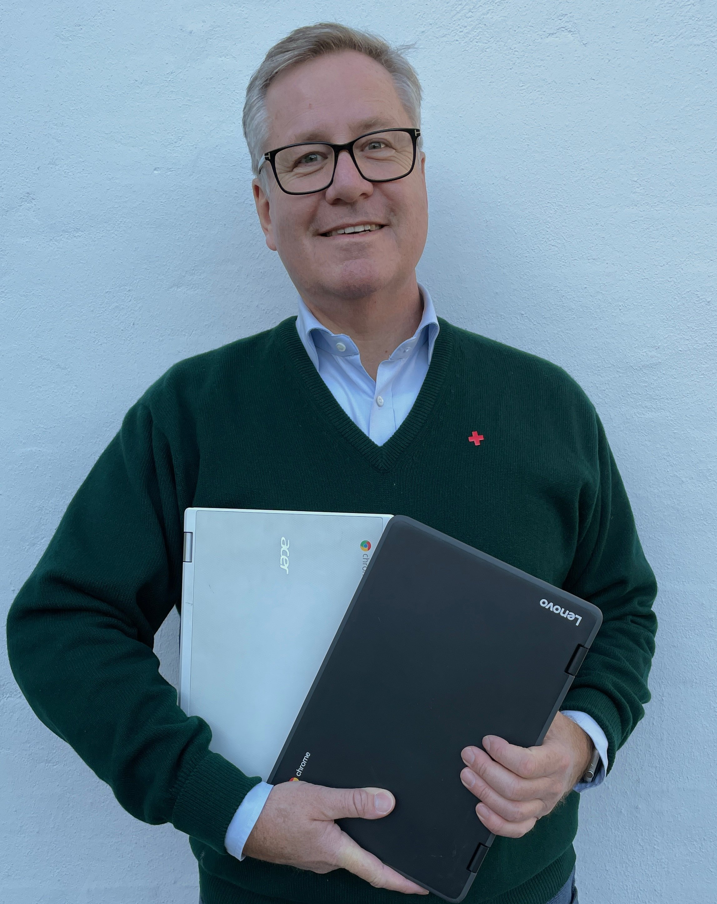 Skole Donerer 65 B rbare Computere Til R de Kors Sj llandske Nyheder Skole Donerer 65 B rbare Computere Til R de Kors Sj llandske Nyheder