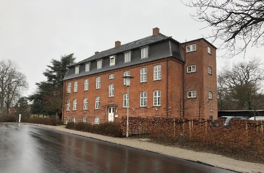 Denne bygning ligger på Kolonivej 5 og kaldes Stormly. Foto: Sorø Kommune