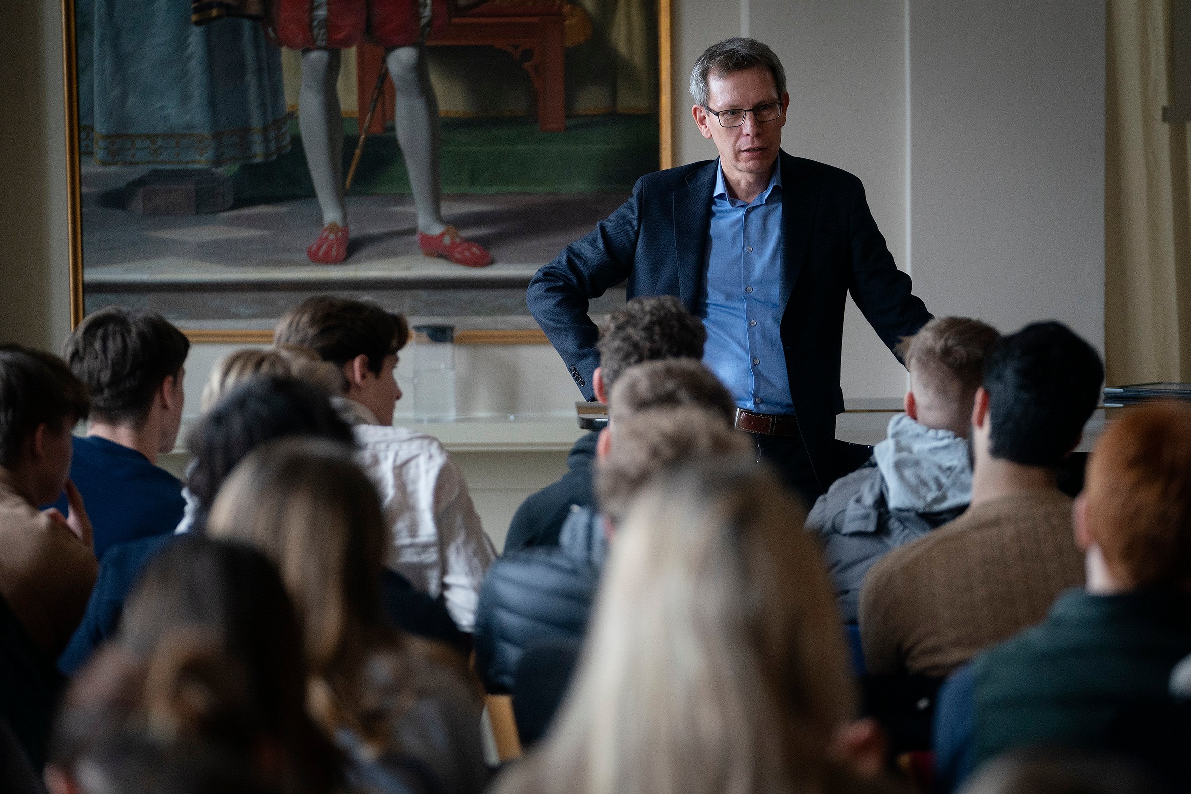 Voldtægtssagen fra Sorø Akademis gymnasium har på rektors initiativ sat samtykkelovgivningen på skemaet for nuværende og kommende elever. Foreningen Levende Menneskerettigheder har produceret en film om en rigtig voldtægt, hvor gerningsmanden blev anmeldt og endte i retten.