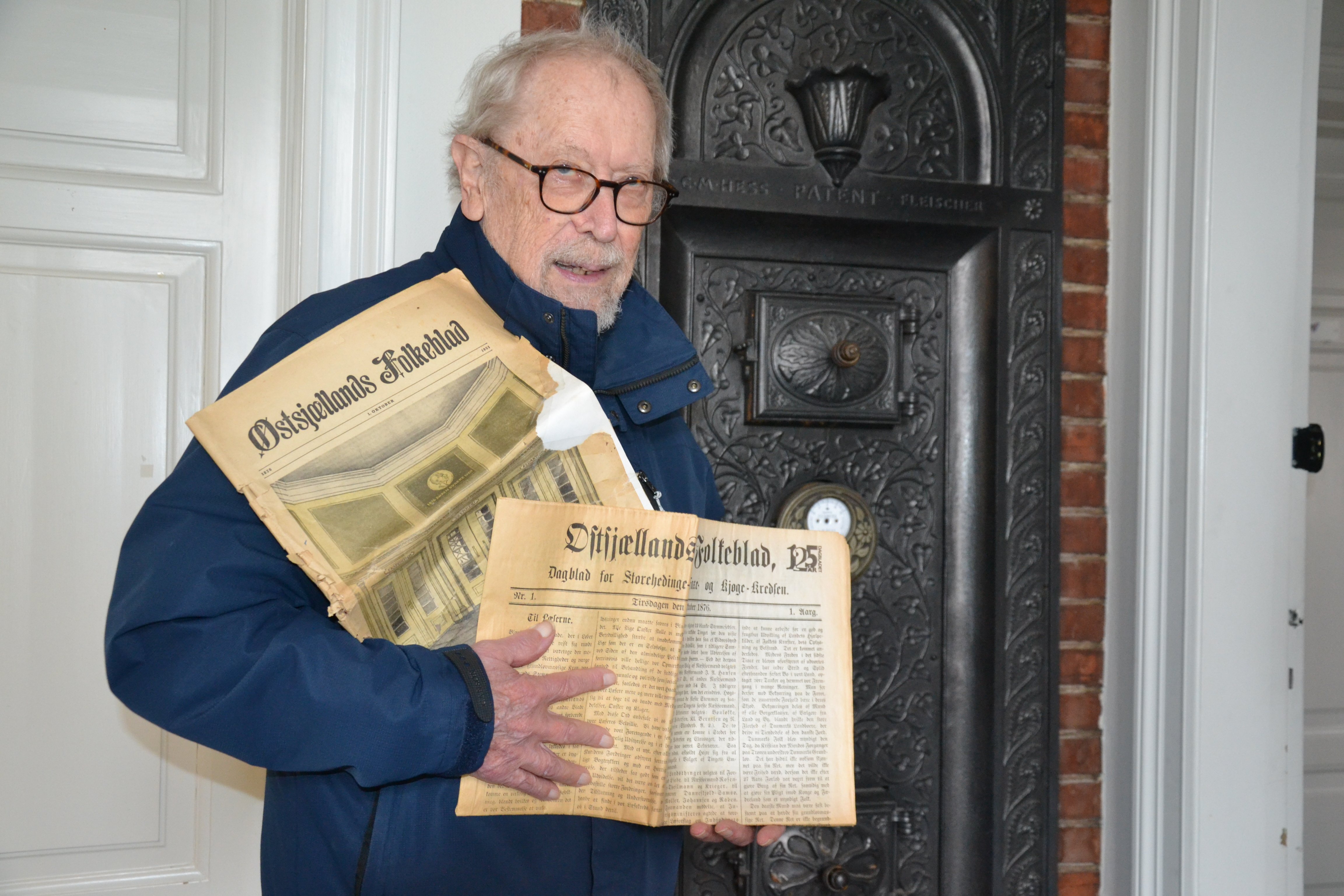 Tidligere typograf Carsten Lynge Olsson har fundet gamle dagblade på Stevns i gemmerne helt tilbage fra 1876.
