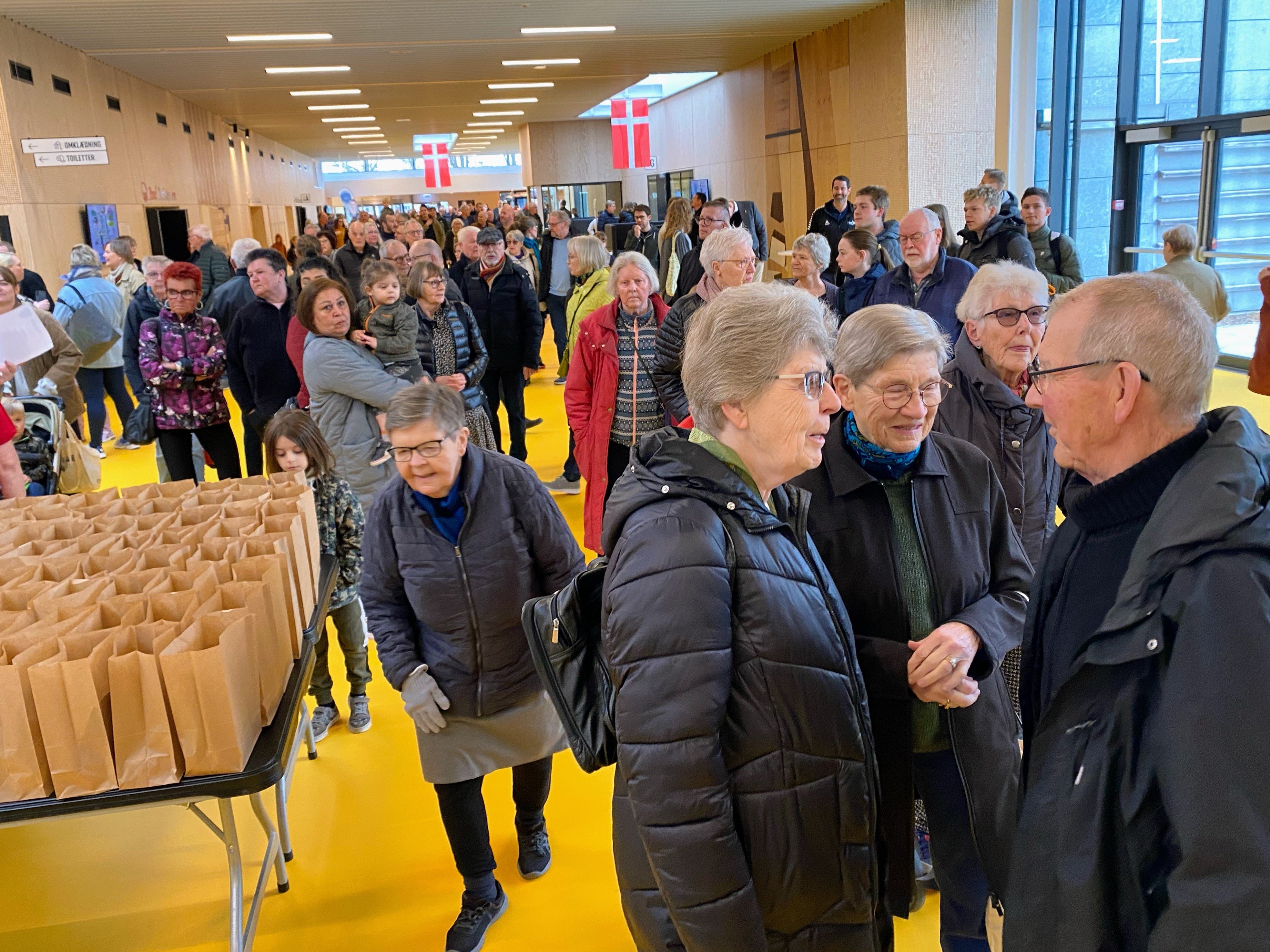 Der var et stort fremmøde, da Ringsted Rambla blev indviet søndag formiddag kl. 10-13. Samtidig og samme sted afholdt foreningerne ’Foreningernes Dag’.