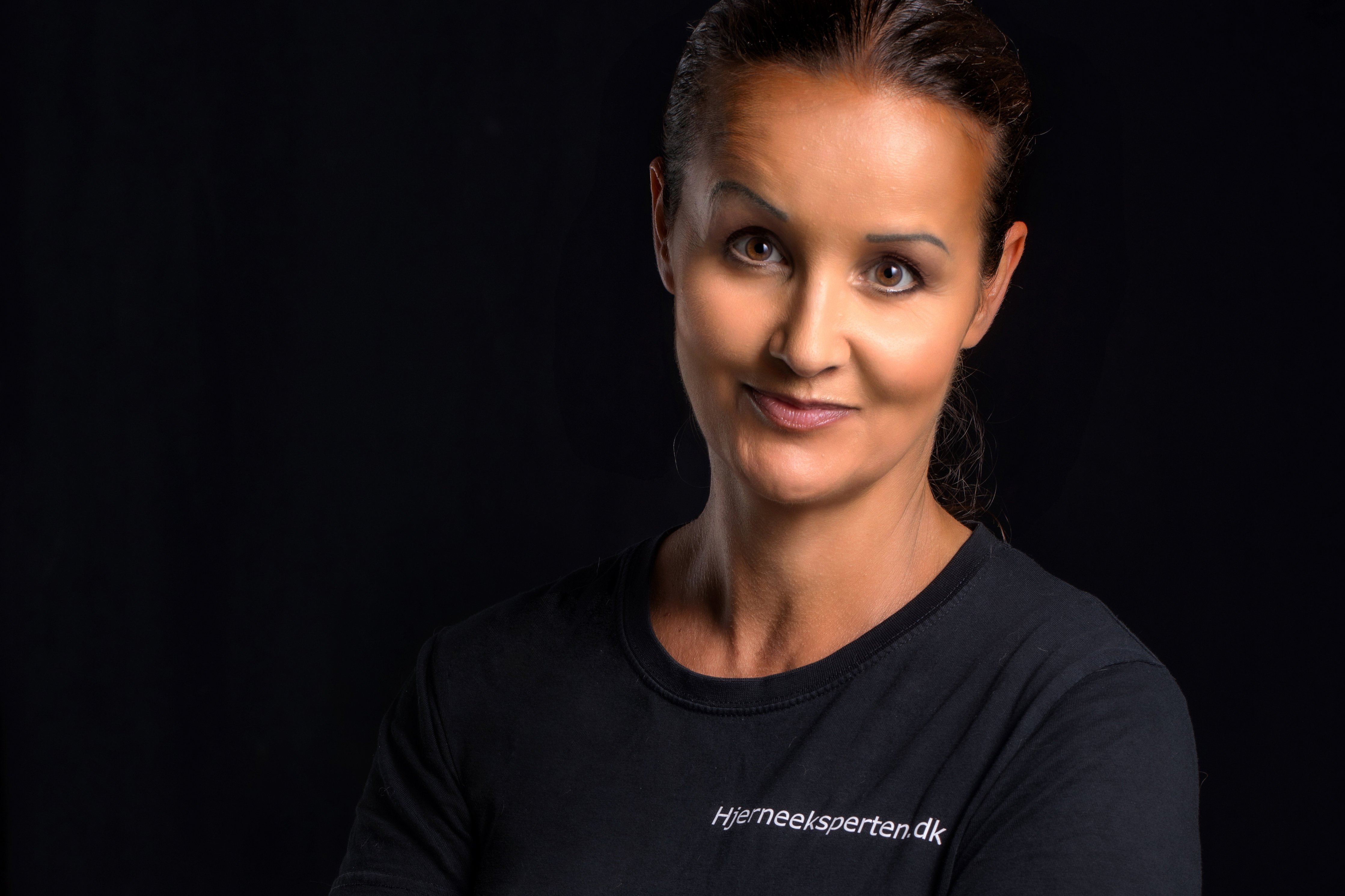 Milena Penkowa blev centrum i en nyere tids største forskningsskandaler. I dag skriver hun bøger, driver egen virksomhed og er med egne ord for længst videre.