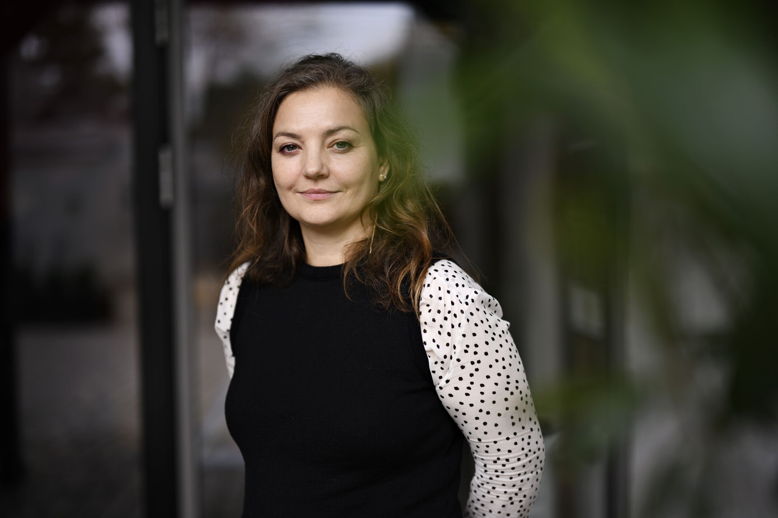 Skuespiller Laura Bro er kendt fra film og tv-serier, for nylig som blinde fru Sørensen i "Sygeplejeskolen". Torsdag den 27. april fylder skuespilleren 50 år.