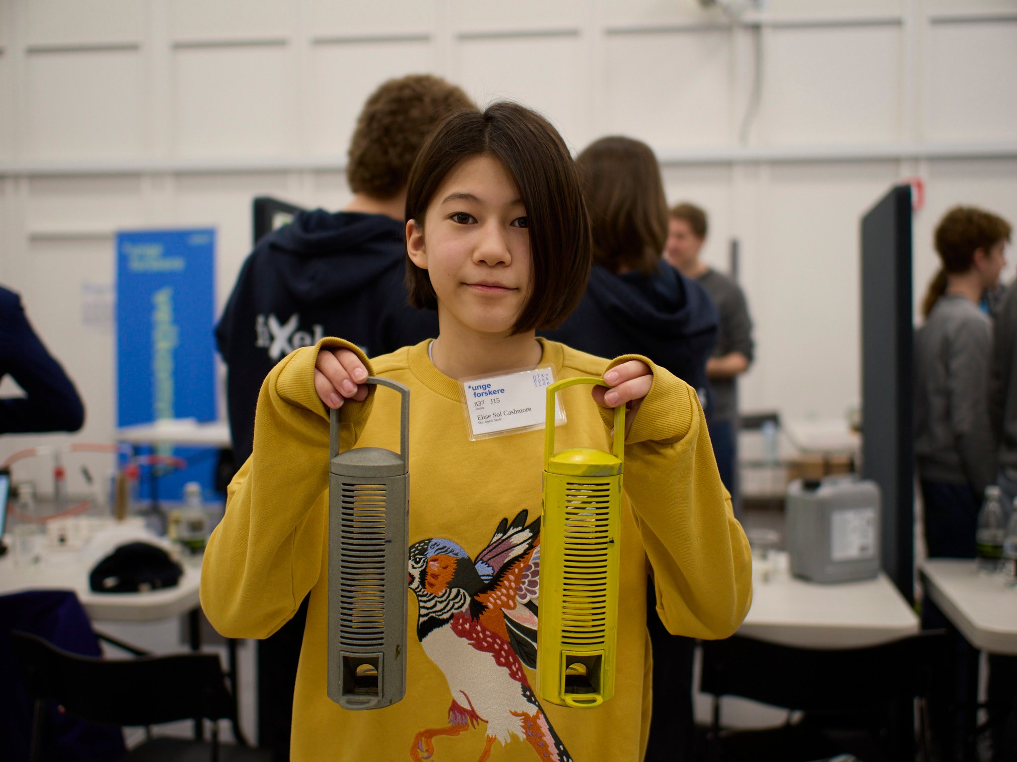Elise Sol Cashmore fra Sankt Josef Skole har vundet Life Science-prisen for sit projekt om foderautomater.