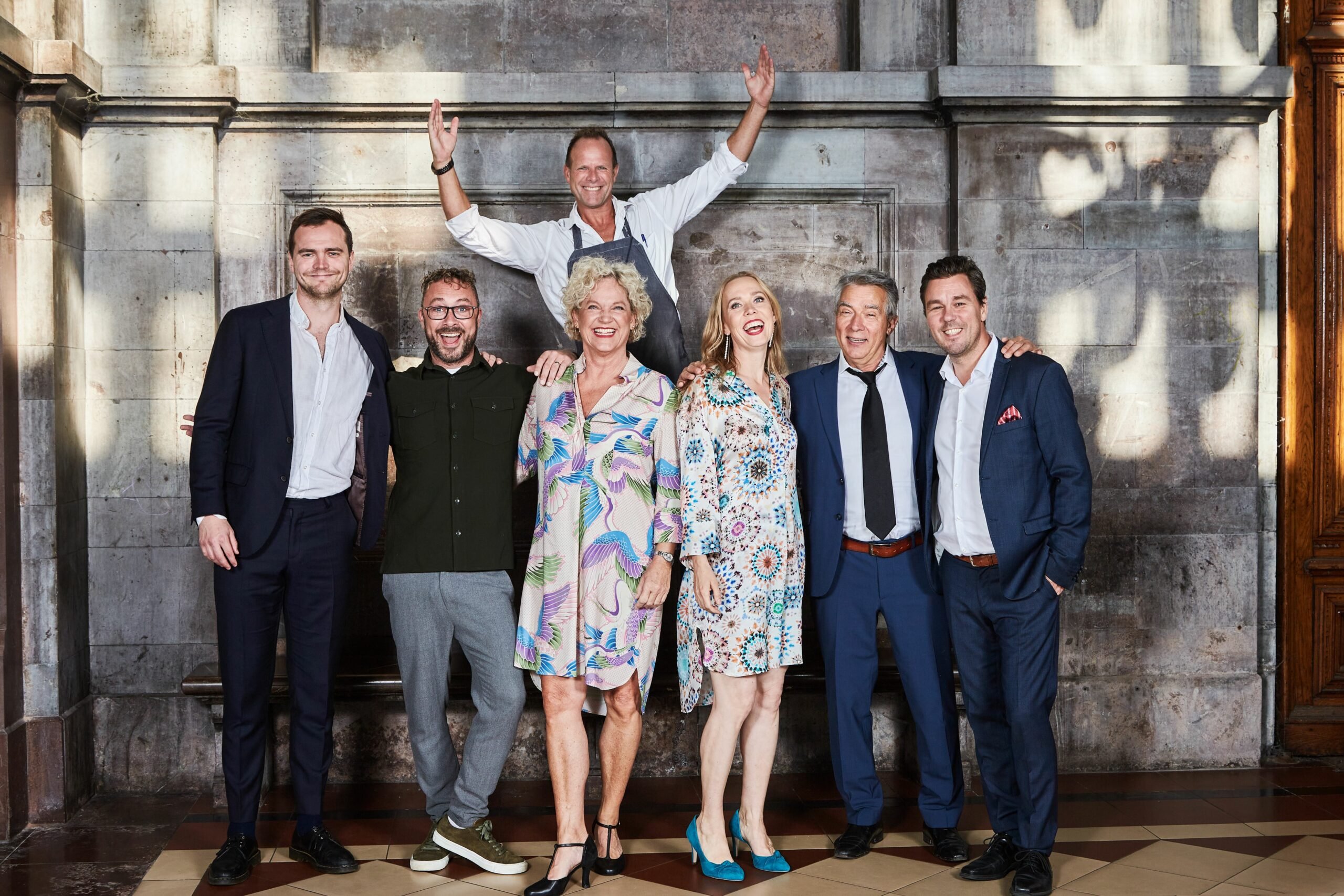 Her er holdet bag Revyen i Helsingør. Det er fra venstre William Halken, instruktøren Jakob Fauerby, Le Münster-Swendsen, Mette Ladekarl, Dan Schlosser og komponist og kapelmester Nicolai Majland. Foto: Søren Malmose