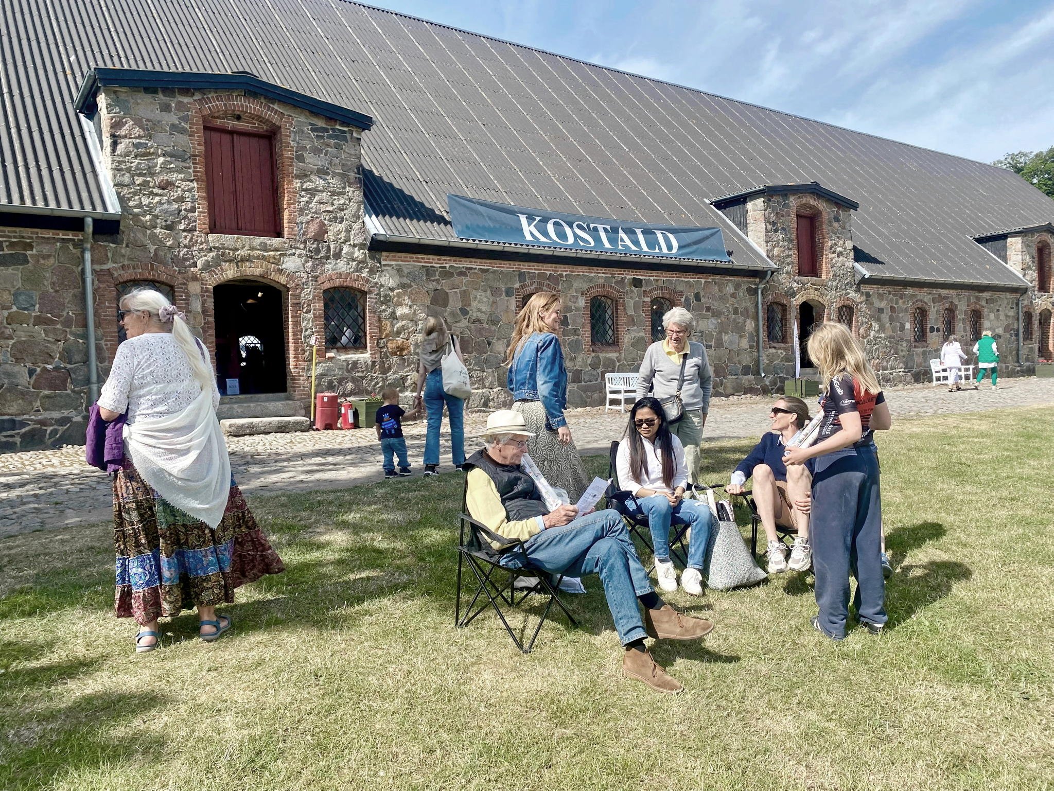 Familier og venner mødtes til afslappet hygge på Ledreborg Slot i weekenden.