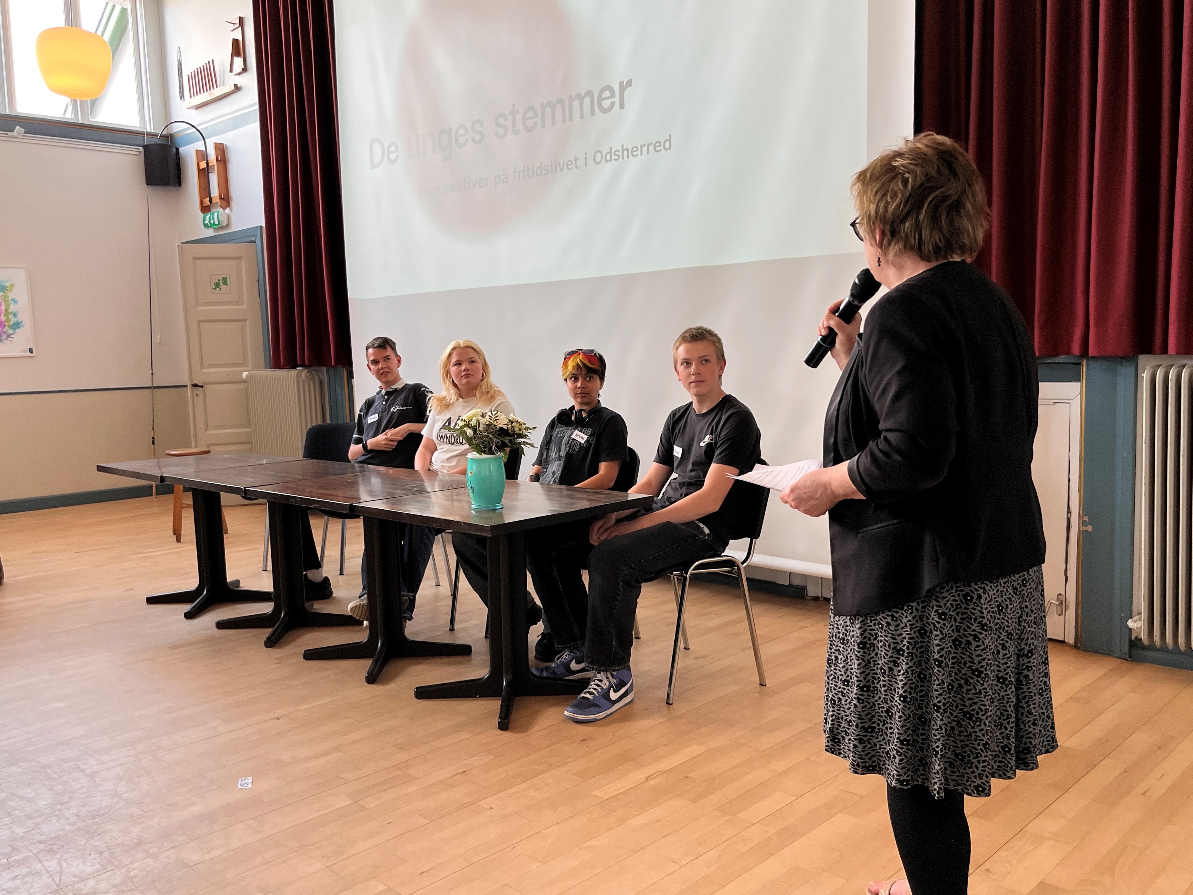 Paneldebat med unge og deres oplevelse af, hvad det gode fritidsliv er, og hvorfor foreningerne vælges fra.