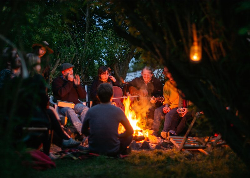 Masser af fællesspil og spontan musik er en central del af Ild i Gilden, både på og uden for scenerne. Foto: Nanna Andreasen