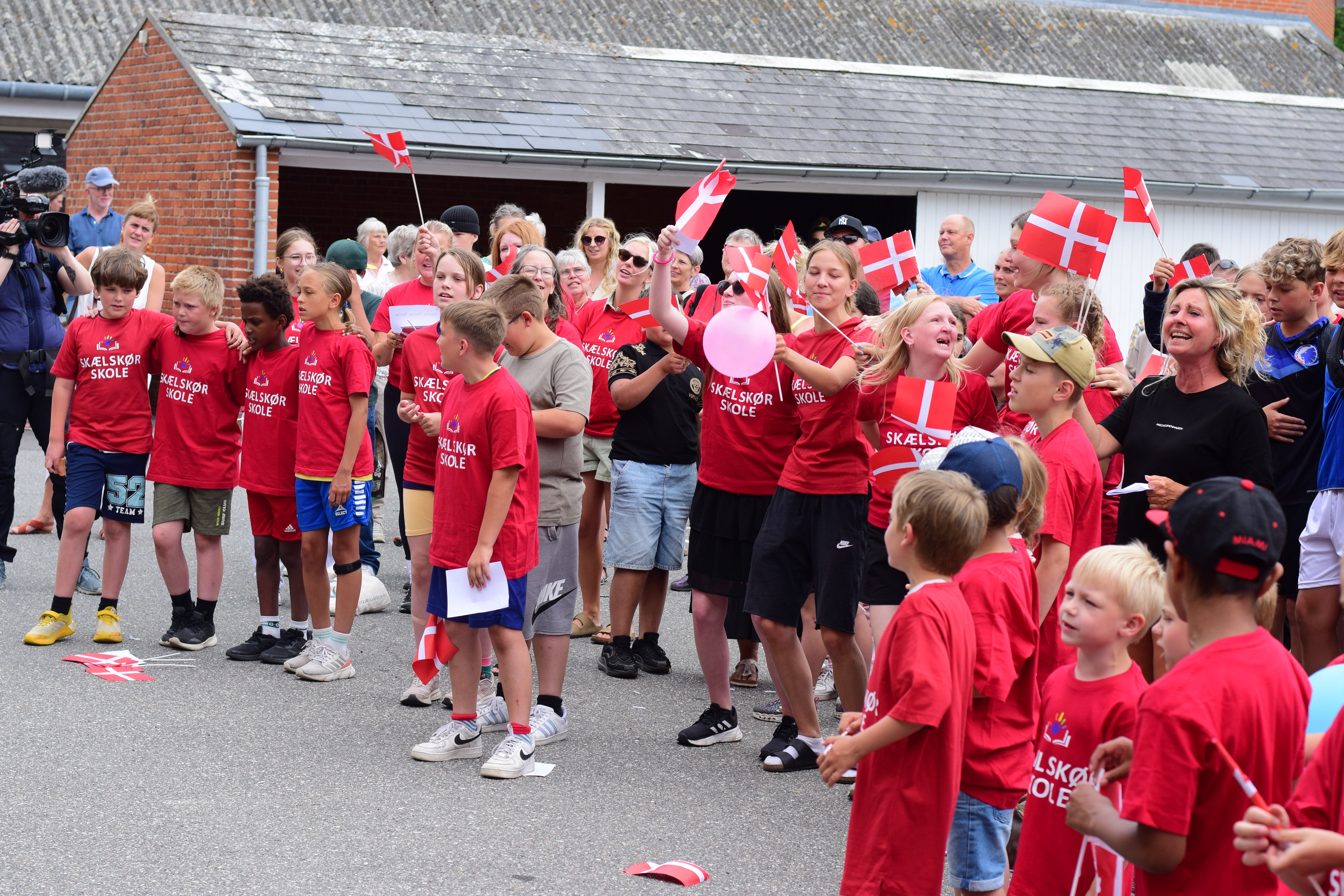 For sidste gang nogensinde blev elever fra Skælskør Skole sendt på sommerferie. Skolen lukker. Foto: Søren Schaadt Larsen