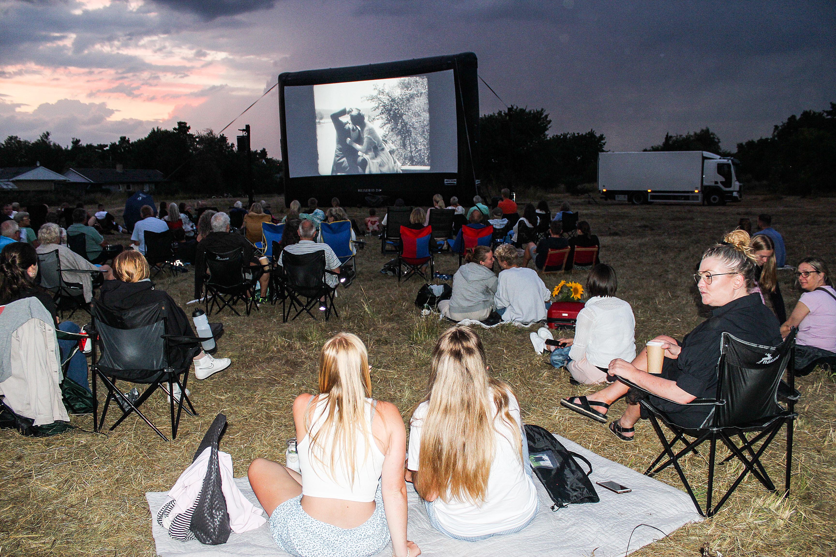 For fem år siden var der i sommervarmen premiere på et "Open Air-arrangement" i Ølstykke. Nu er tiltaget vokset i styrke og gentages i år i byparken i Ølstykke.