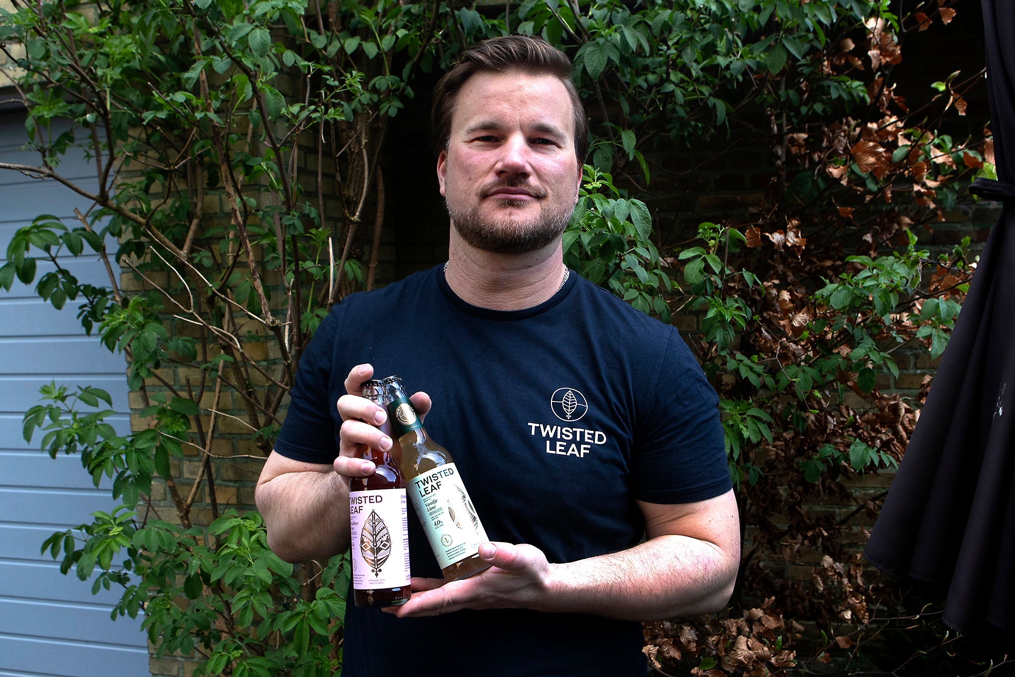 Selvom Twisted Leaf er gået konkurs, har Magnus Harrison stadig nogle flasker liggende. Selvom Twisted Leaf er gået konkurs, har Magnus Harrison stadig nogle flasker liggende.