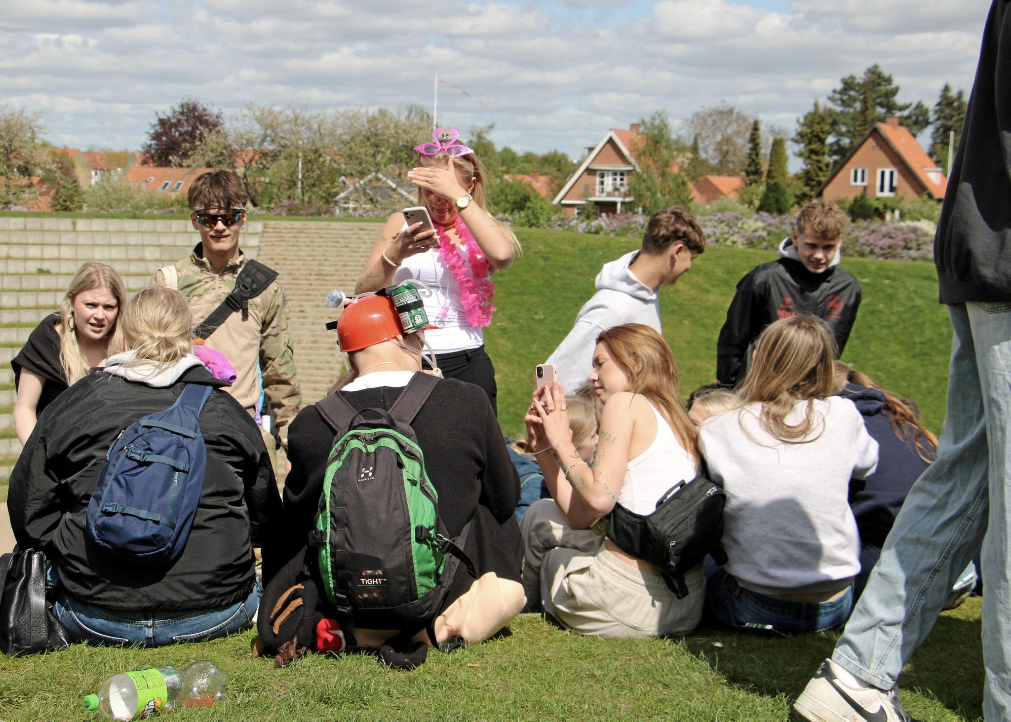 Der skal noget til at holde de unge væk fra Folkeparken på sidste skoledag.