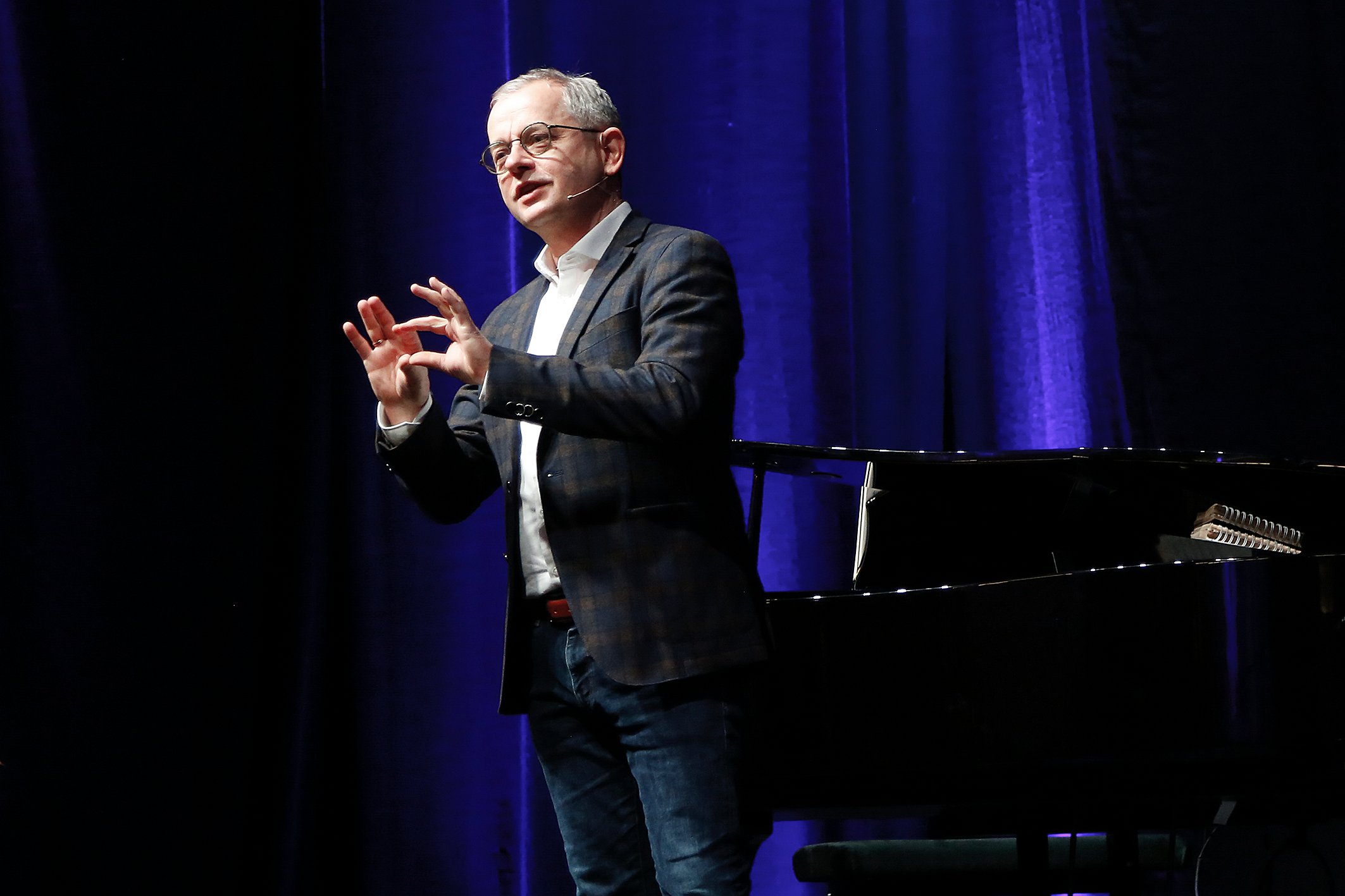 Per Krøis Kjærsgaard er klar til mere fællessang på Gymnastikefterskolen Stevns. Foto: Kenn Thomsen