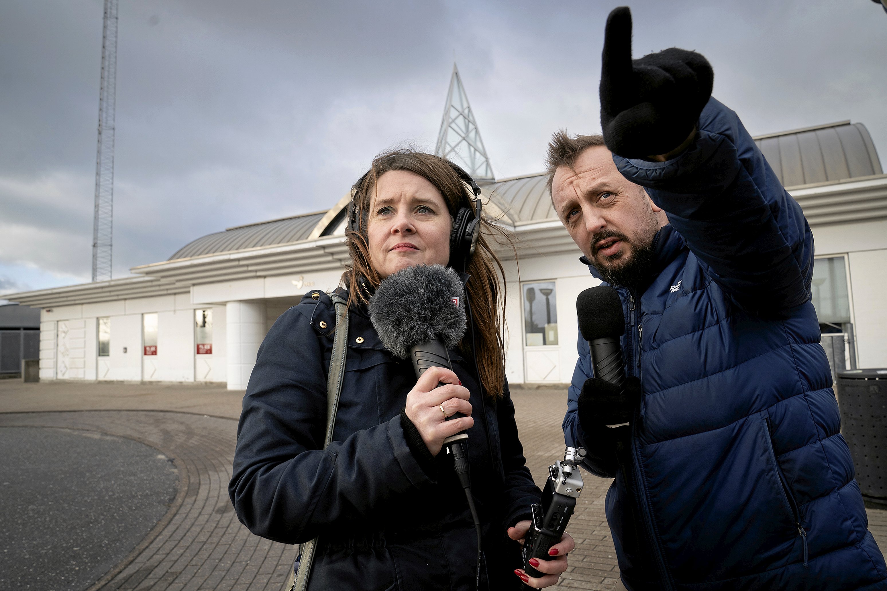 Podcastværterne Sanne Fahnøe og Jesper Vestergaard Larsen gransker i fire afsnit den hvidvasktiltalte erhvervsmand og eks-politiker Carl 'Calle' Christensen i miniserien 'Kongen af Køge' fra Rejseholdet, Sjællandske Nyheders podcastserie.