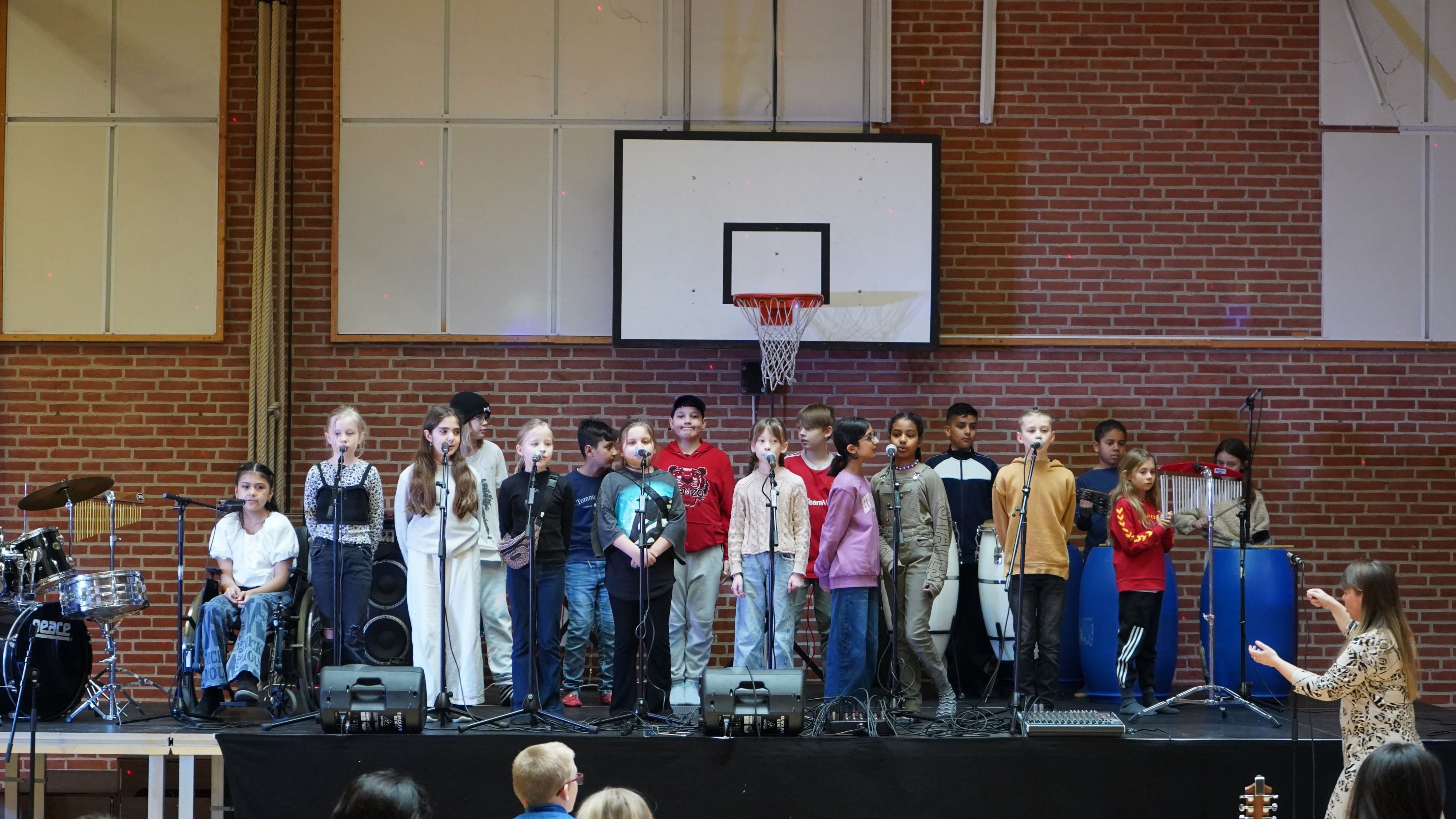 Der er gang i forårskoncerten igen på Herstedlund Skole. Fotos: Jakob Kyu Schønemann