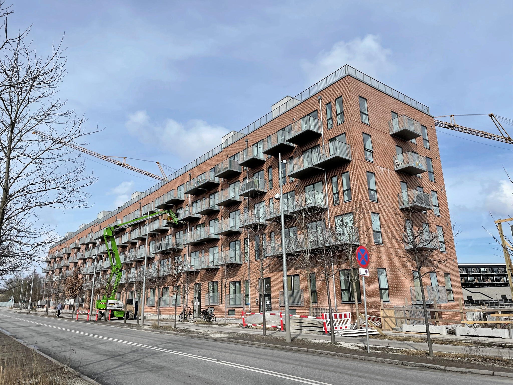 Foreningen Arkitekturoprøret har kåret de grimmeste bygninger for 2022, og hele to bygninger i Skovlunde har fundet plads på listen. Blandt andet den røde boligblok på Ballerup Boulevard 7, der indfandt sig på en tiendeplads.