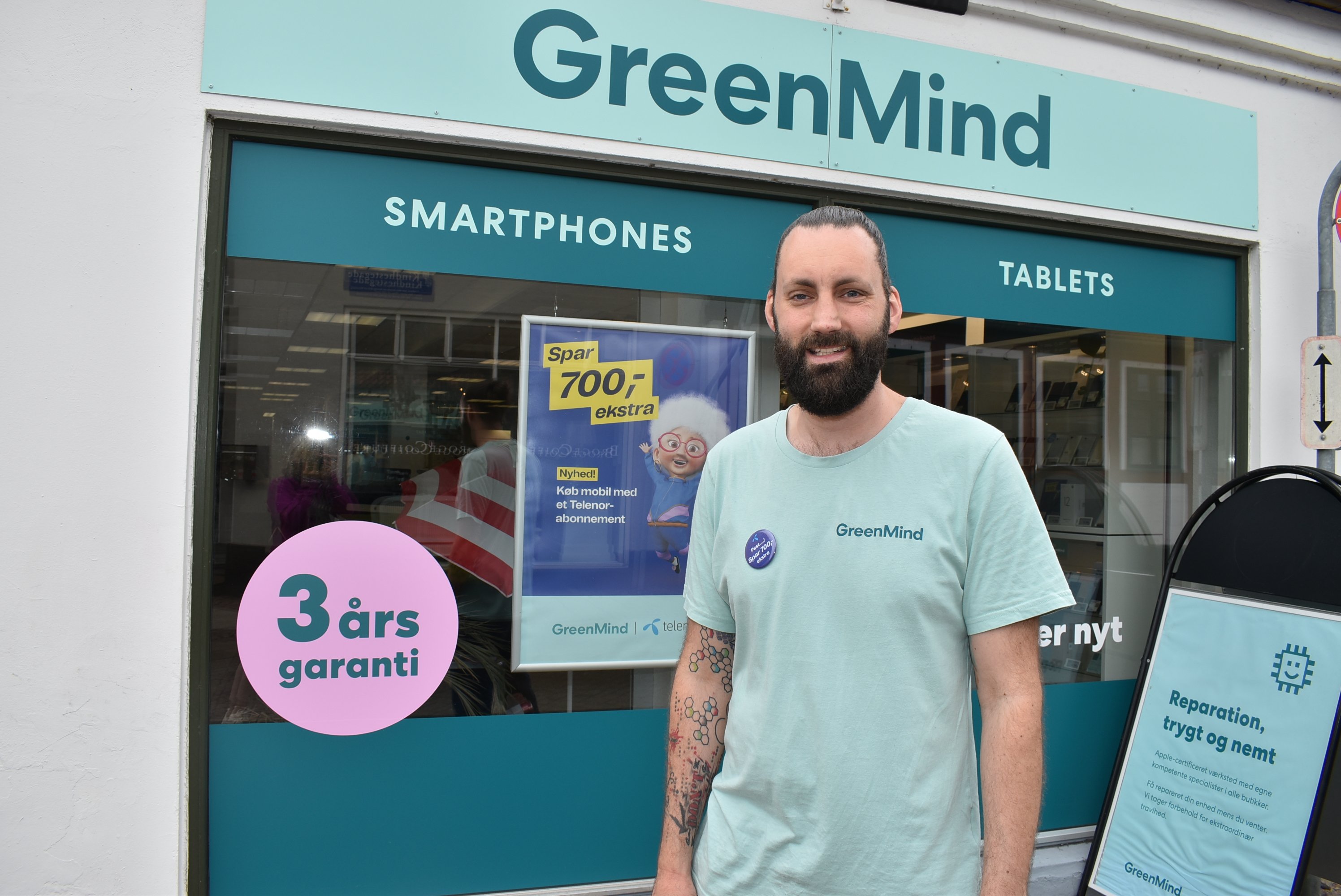 Ronni Pedersen, butikschef i GreenMind i Næstved glæder sig over samarbejde med Telenor, fordi de er stærke på netsikkerhed. Foto: Dorte Rye Silbo