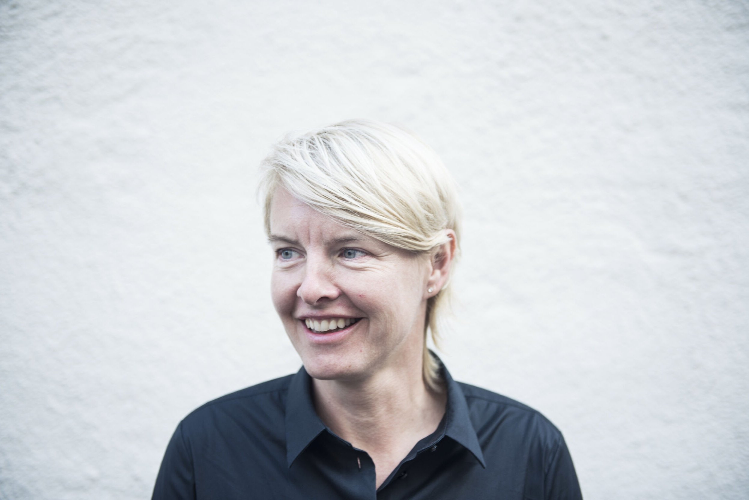 Camilla Andersen havde en storslået sportskarriere. Men i dag er harpiks og håndboldhaller byttet ud med sportsrejser og sommersol. Den 5. juli fylder hun 50.