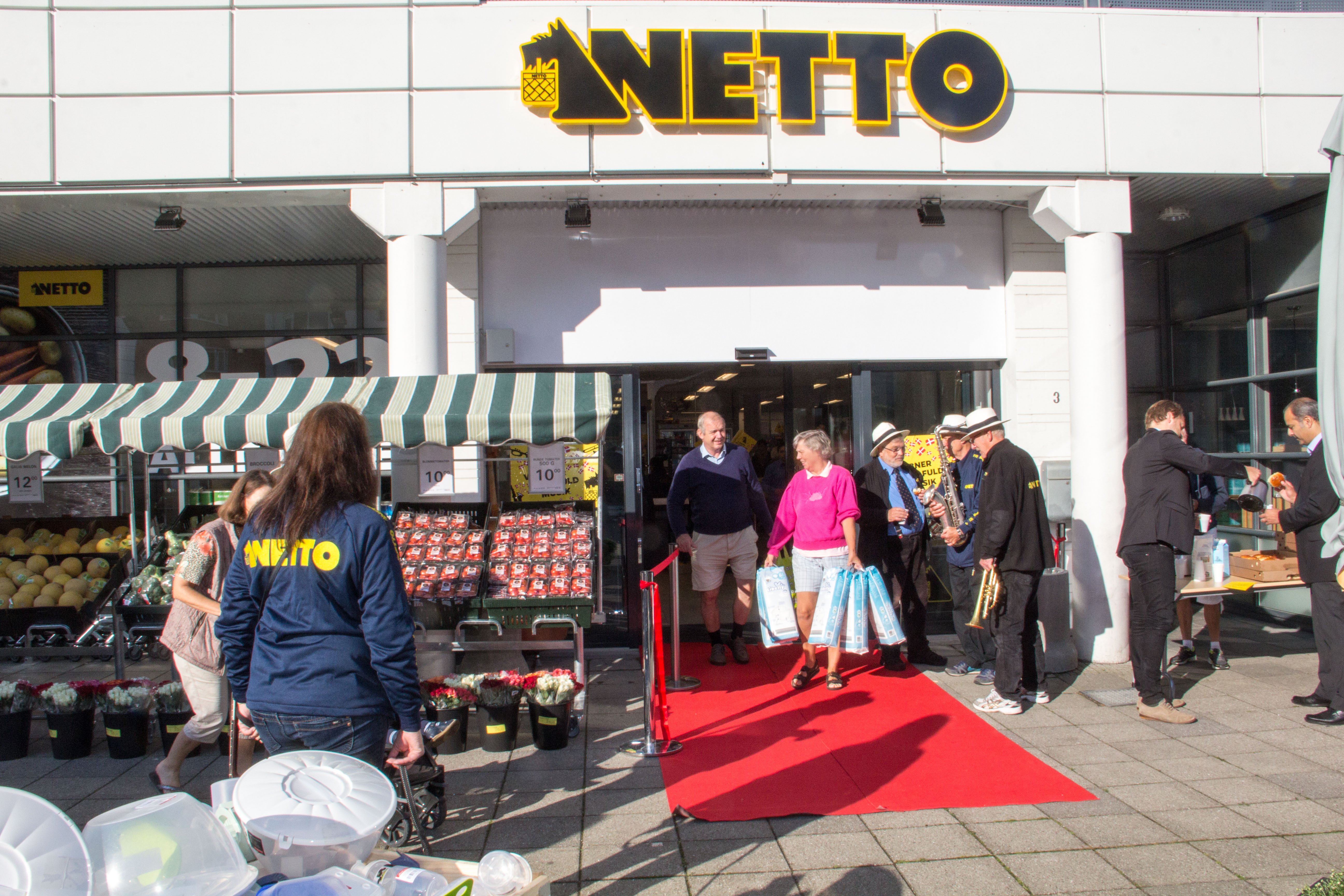 Kunderne stod i kø, da Netto på Rungsted Bytorv åbnede 27. juli 2017. På søndag den 16. juli lukker butikken.