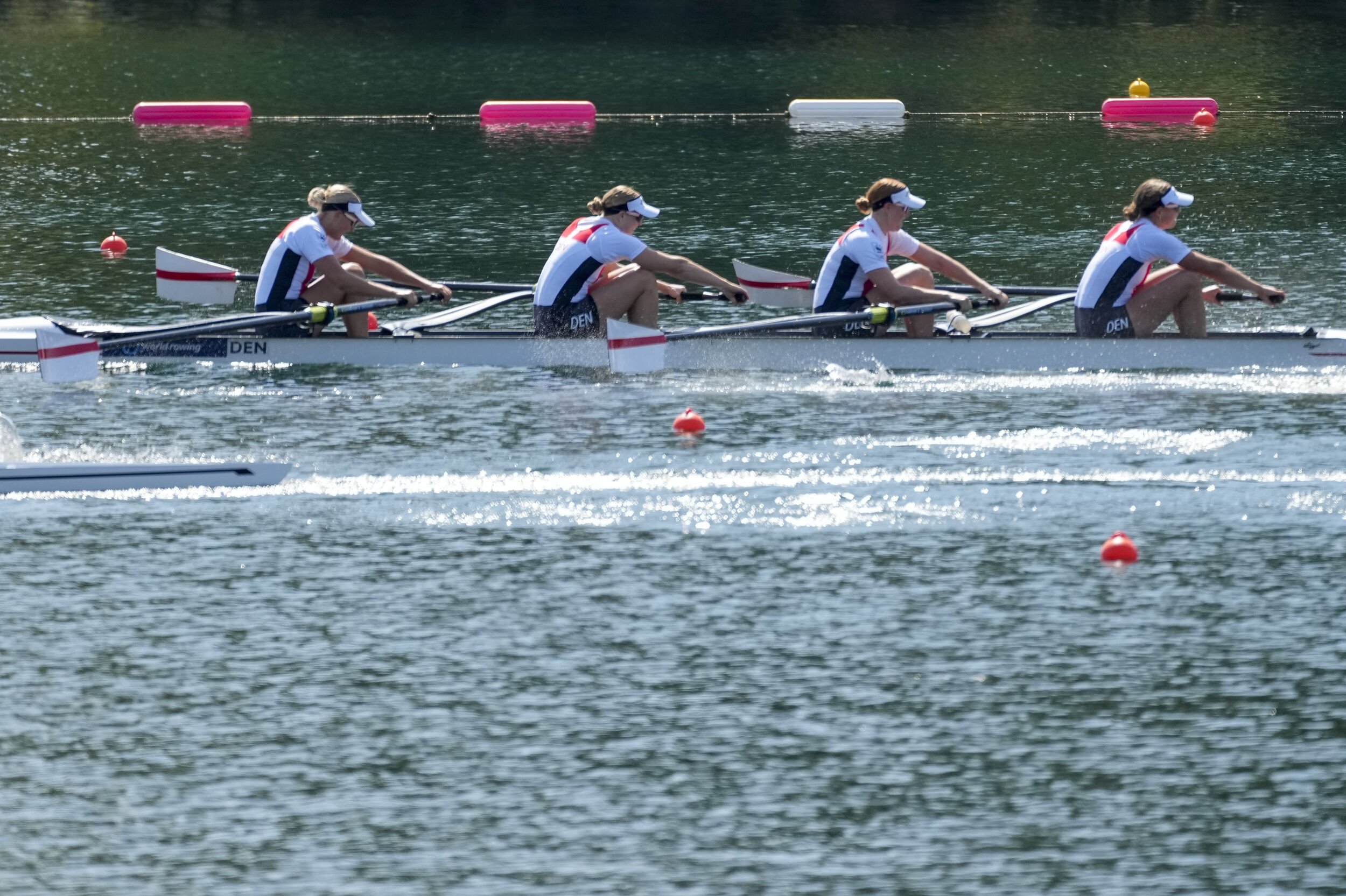 De danske roere er ikke, hvor de skal være et år før OL, mener sportschefen for Dansk Forening for Rosport.