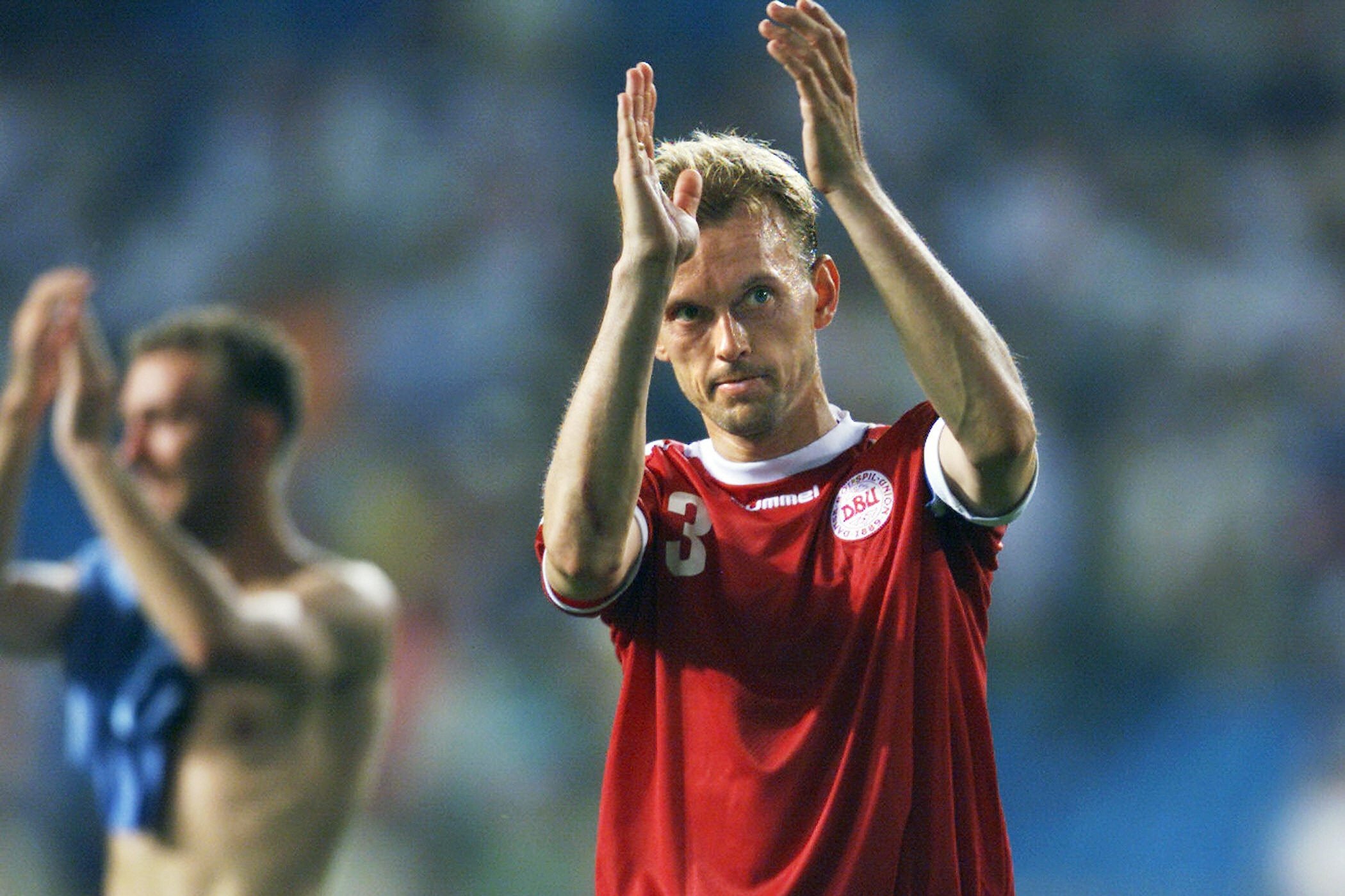 Den tidligere fodboldspiller René Henriksen føler, at han er født på ny, selv om han er ramt af kræft.