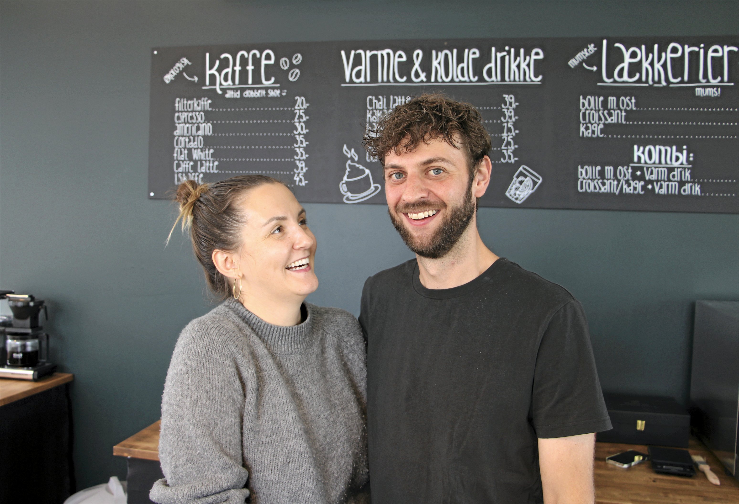 Mille Eilskov og Christian Bille Brøndum har lige åbnet M Kaffe i Trekroner.