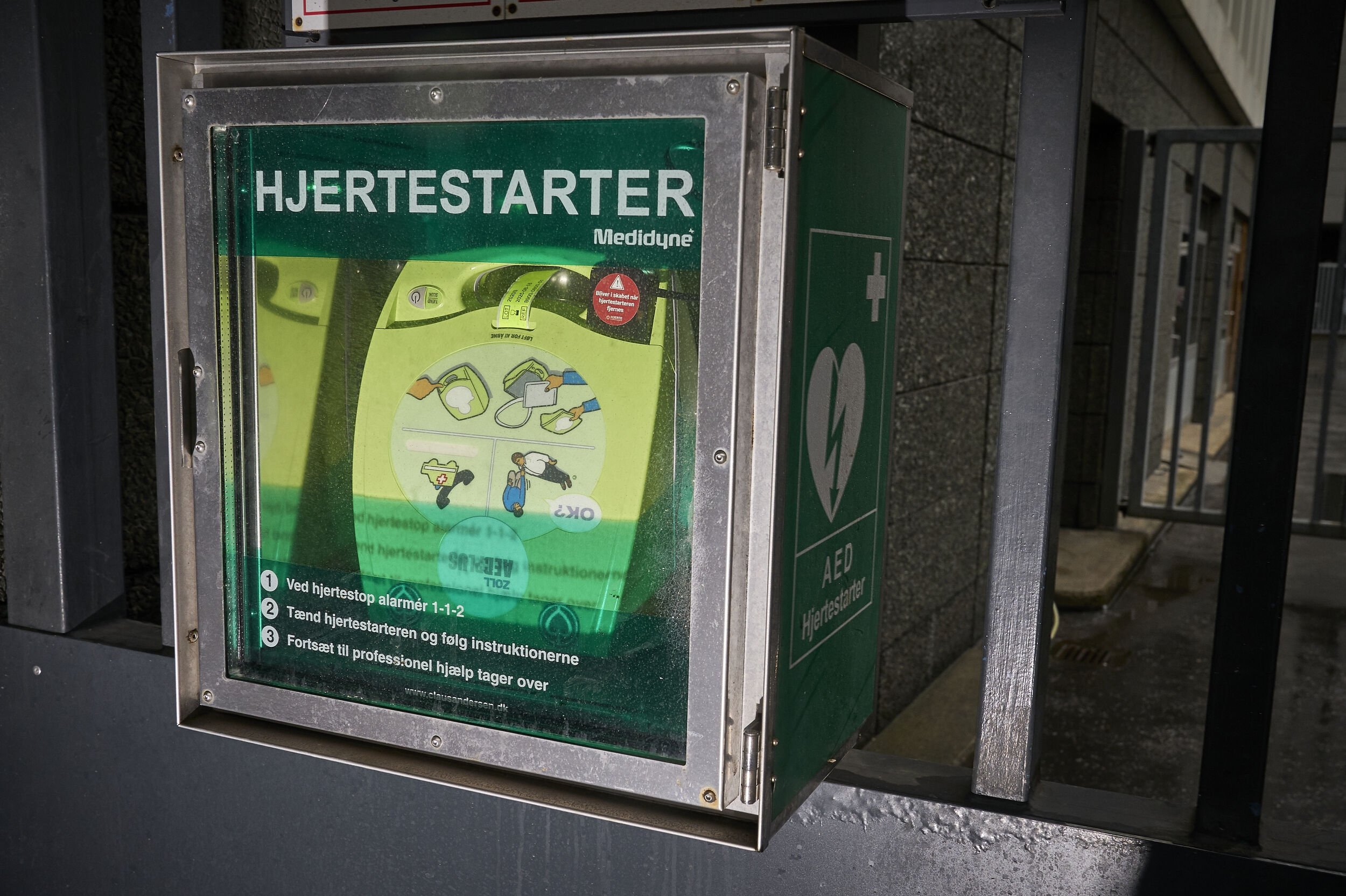 Der er registreret knap 24.800 hjertestartere landet over, hvoraf 70 procent er tilgængelige døgnet rundt.