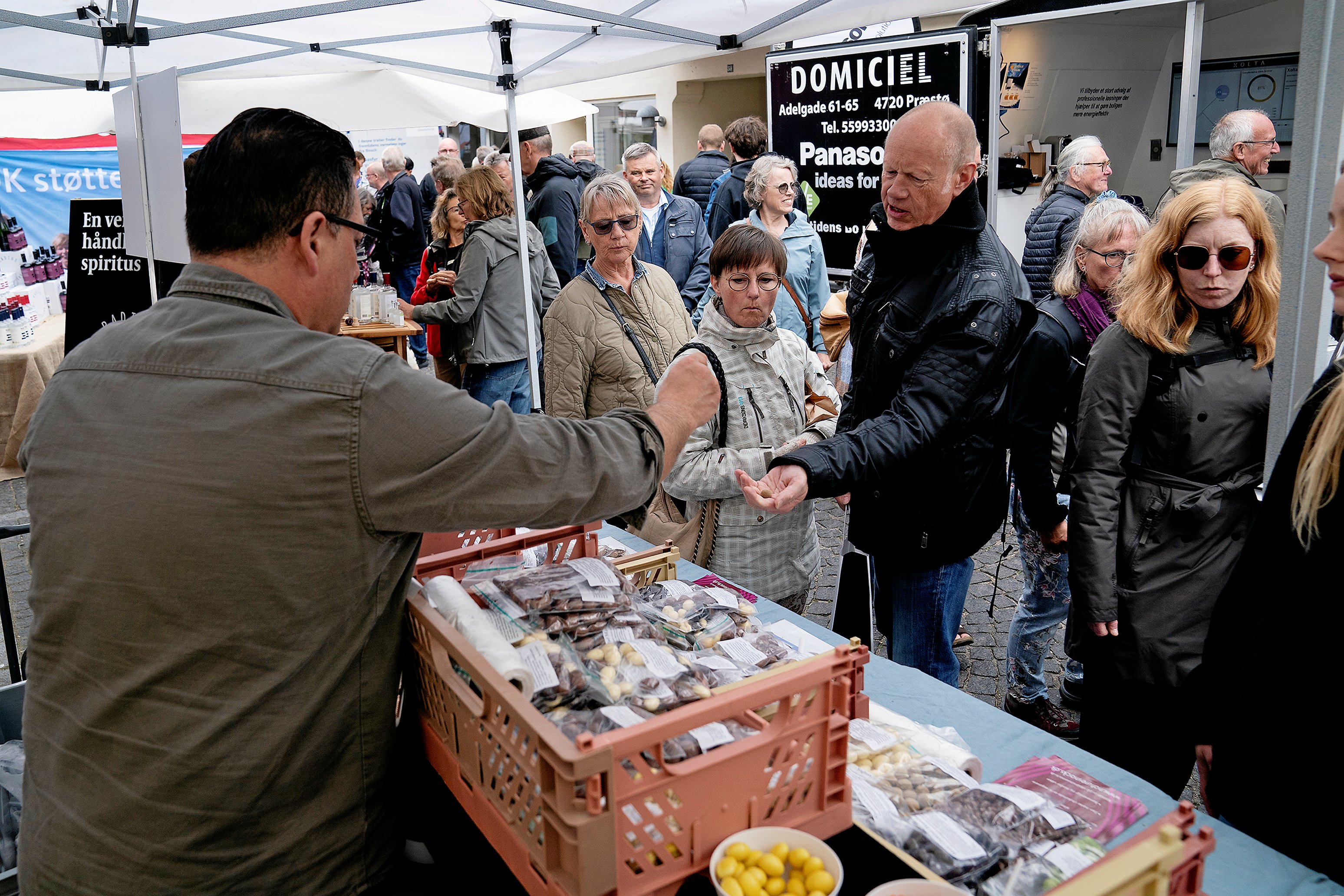 Aldrig er der blevet lagt så mange penge i butikker og boder til Fransk forår, som i år.