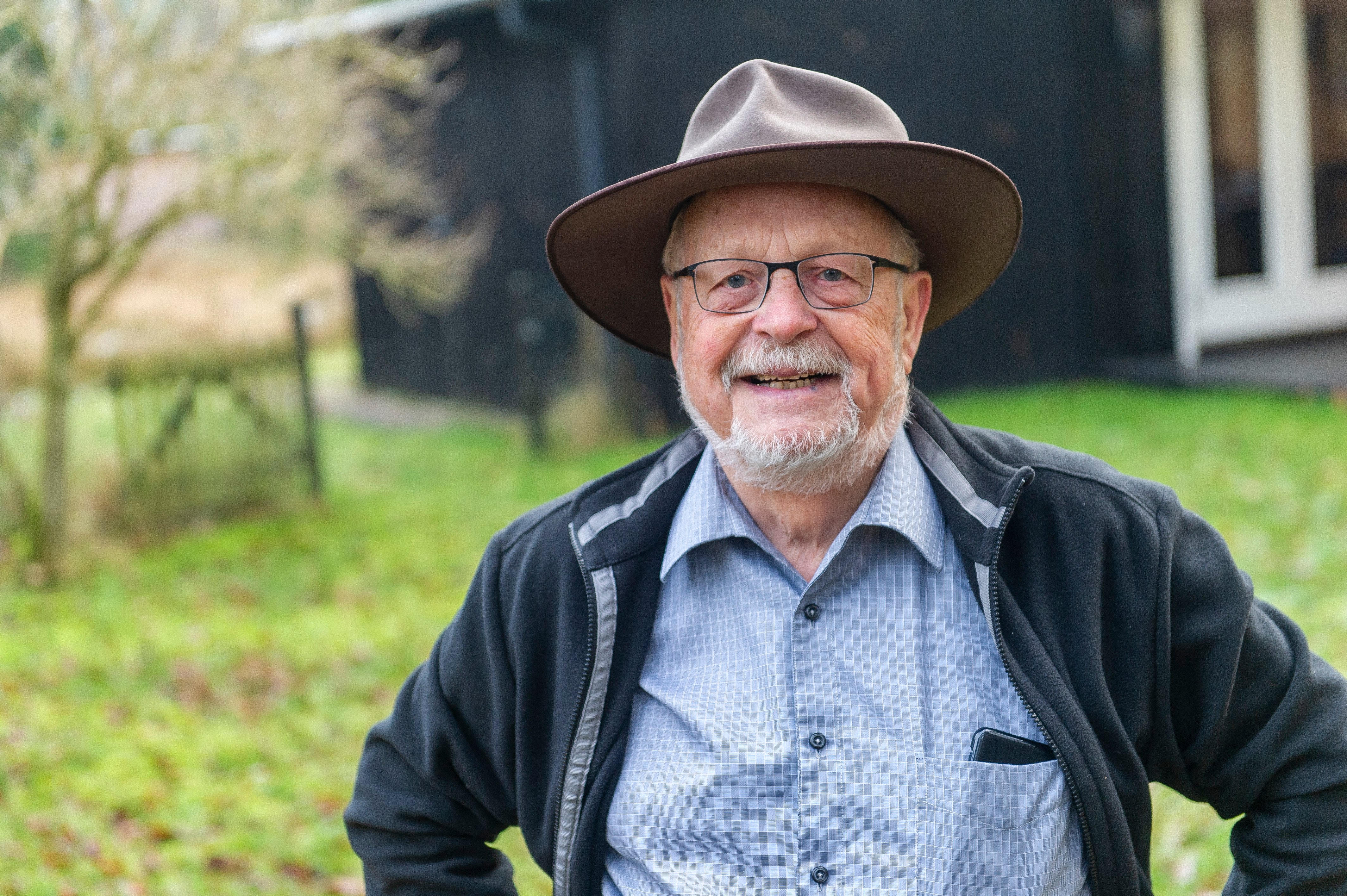 Tom Høyem har et CV, der kan tage pusten fra de fleste, og selvom han er et internationalt sindet menneske, så vender han altid tilbage til Højby. Foto: Per Christensen