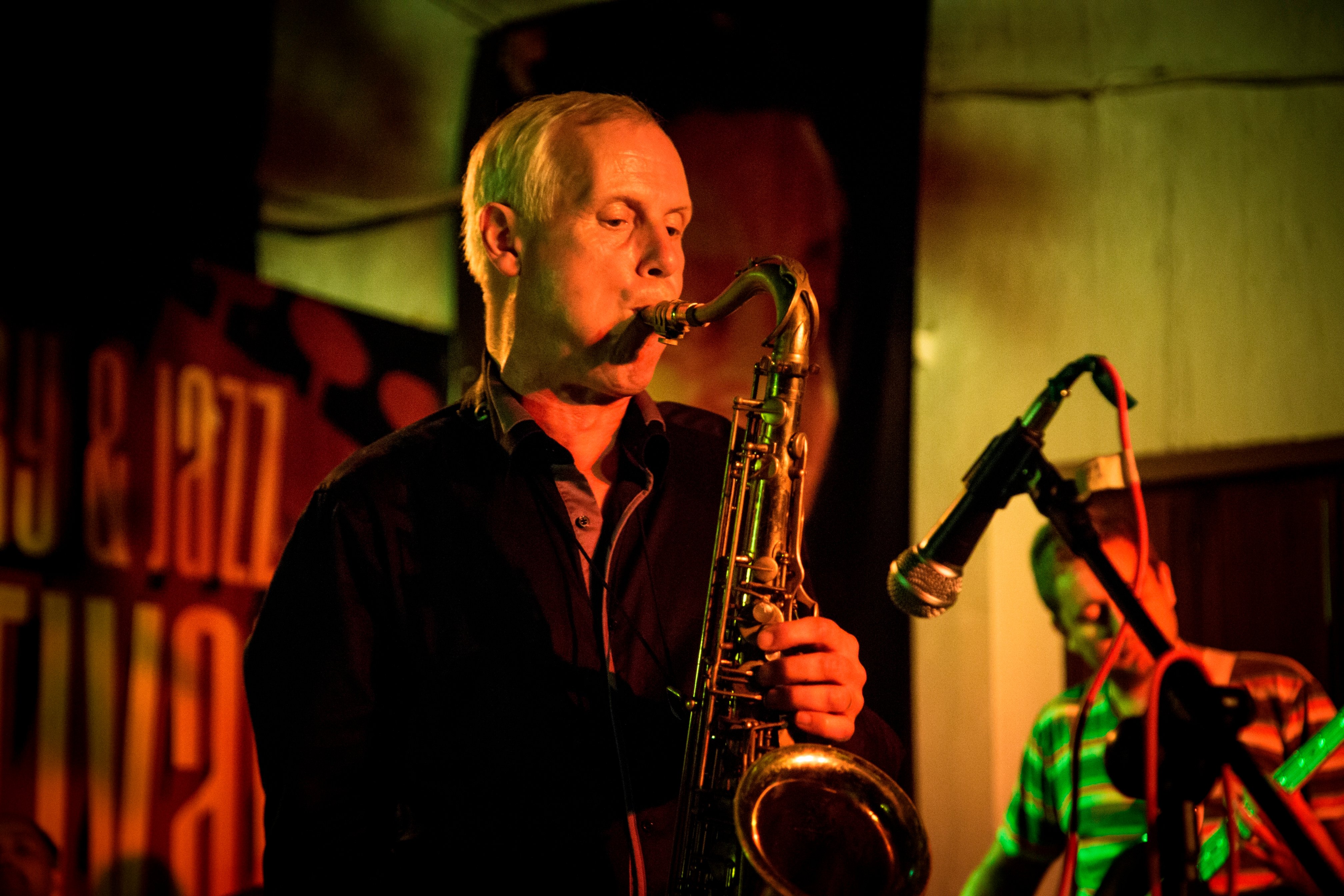 Saxofonist, komponist og orkesterleder Simon Spang-Hanssen gæster med sit septet Gentofte Jazzklub. Foto: Jacob Crowdfund