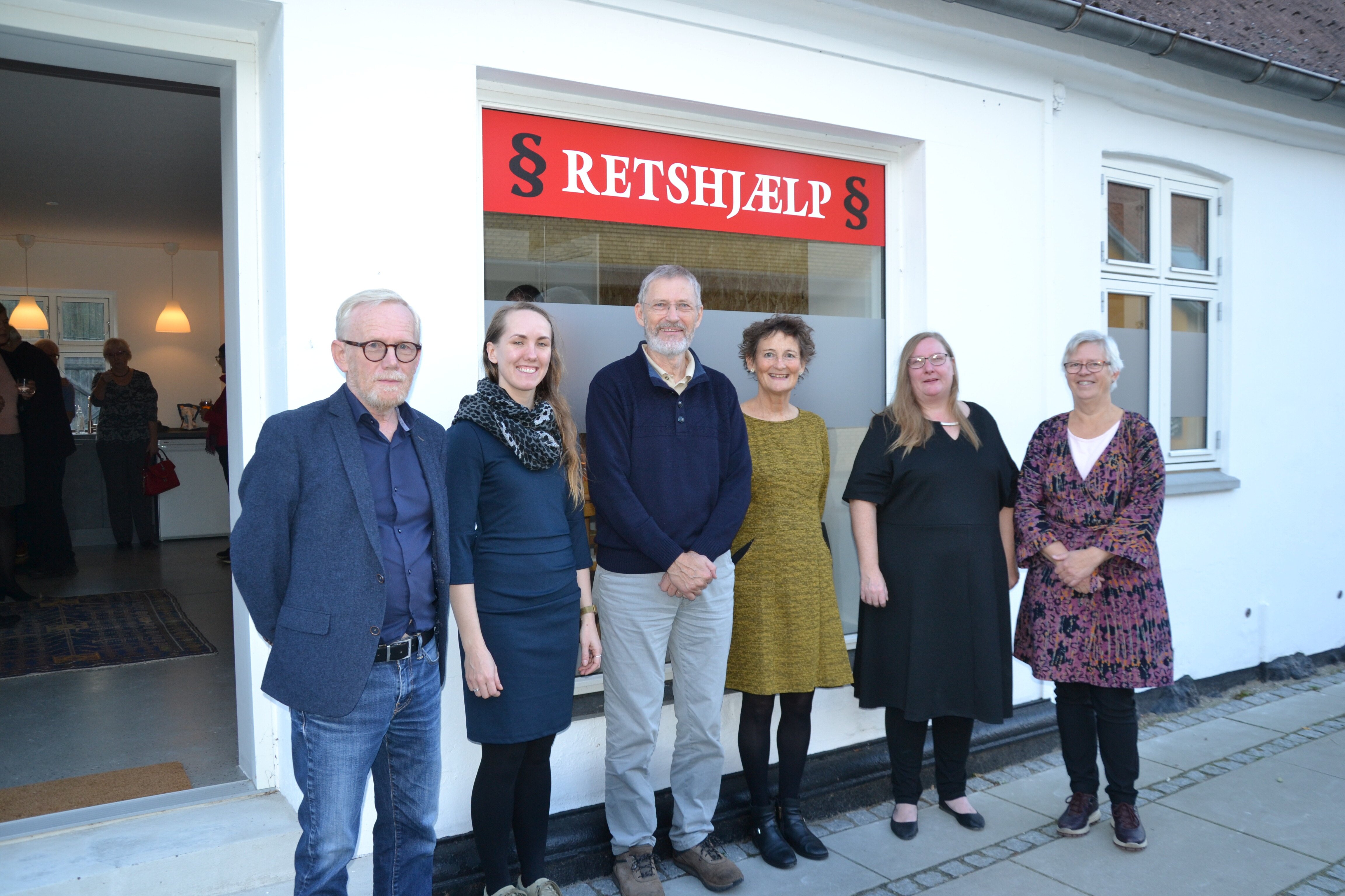 Folkene bag Stevns gratis retshjælp, da tilbuddet åbnede i 2021. Fra venstre Søren Baastrup, Hanne Andersen Aagaard, Jens Carl Jørgensen, Elisabeth Riber Christensen, Karen Poulsen og Mette Krogh Olsen.