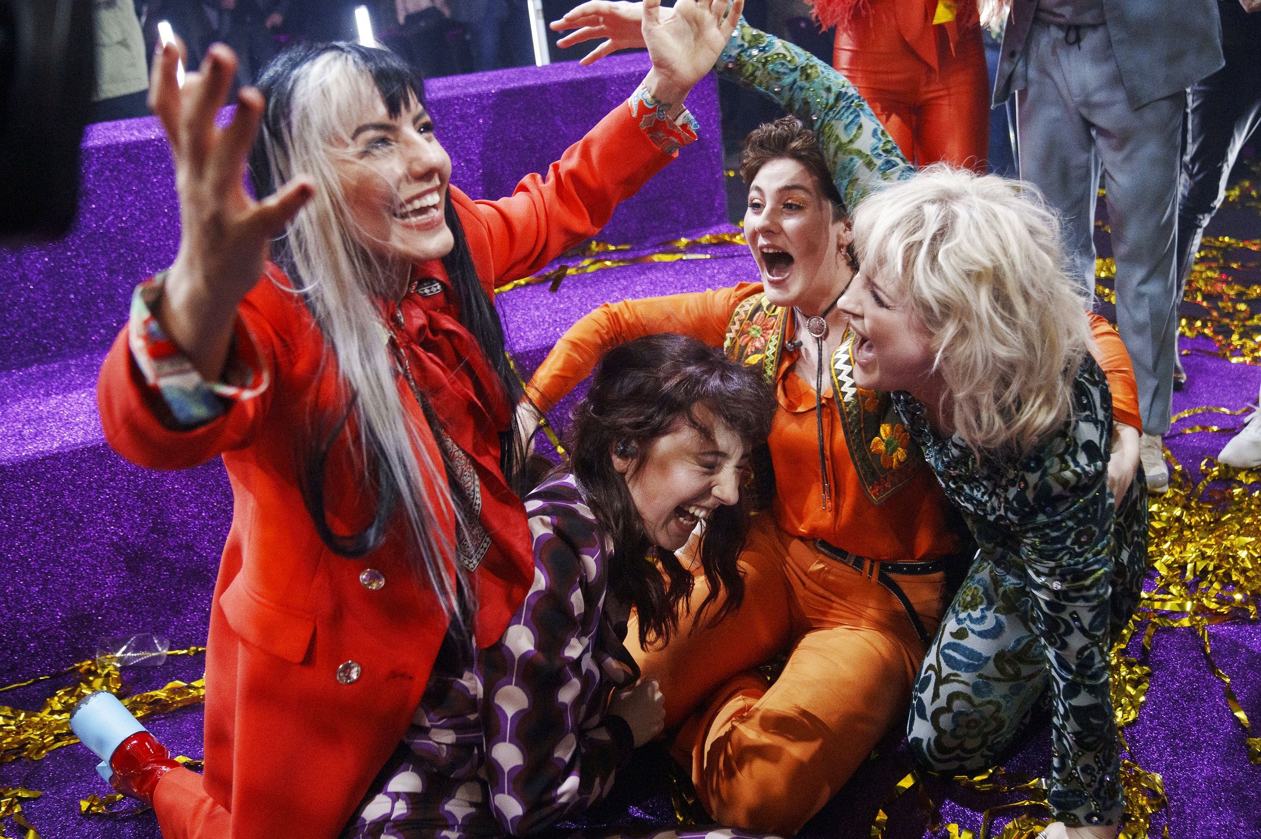 Konfettien dryssede ned over rockkvartetten Reddi, der med nummeret The Show snuppede sejren ved Dansk Melodi Grand Prix 2022 lørdag 5. marts foran et fyldt Jyske Bank Boxen i Herning. Denne gang er det Arena Næstved, der lægger lokaler til den store tv-, musik- og sangbegivenhed. Foto: Scanpix