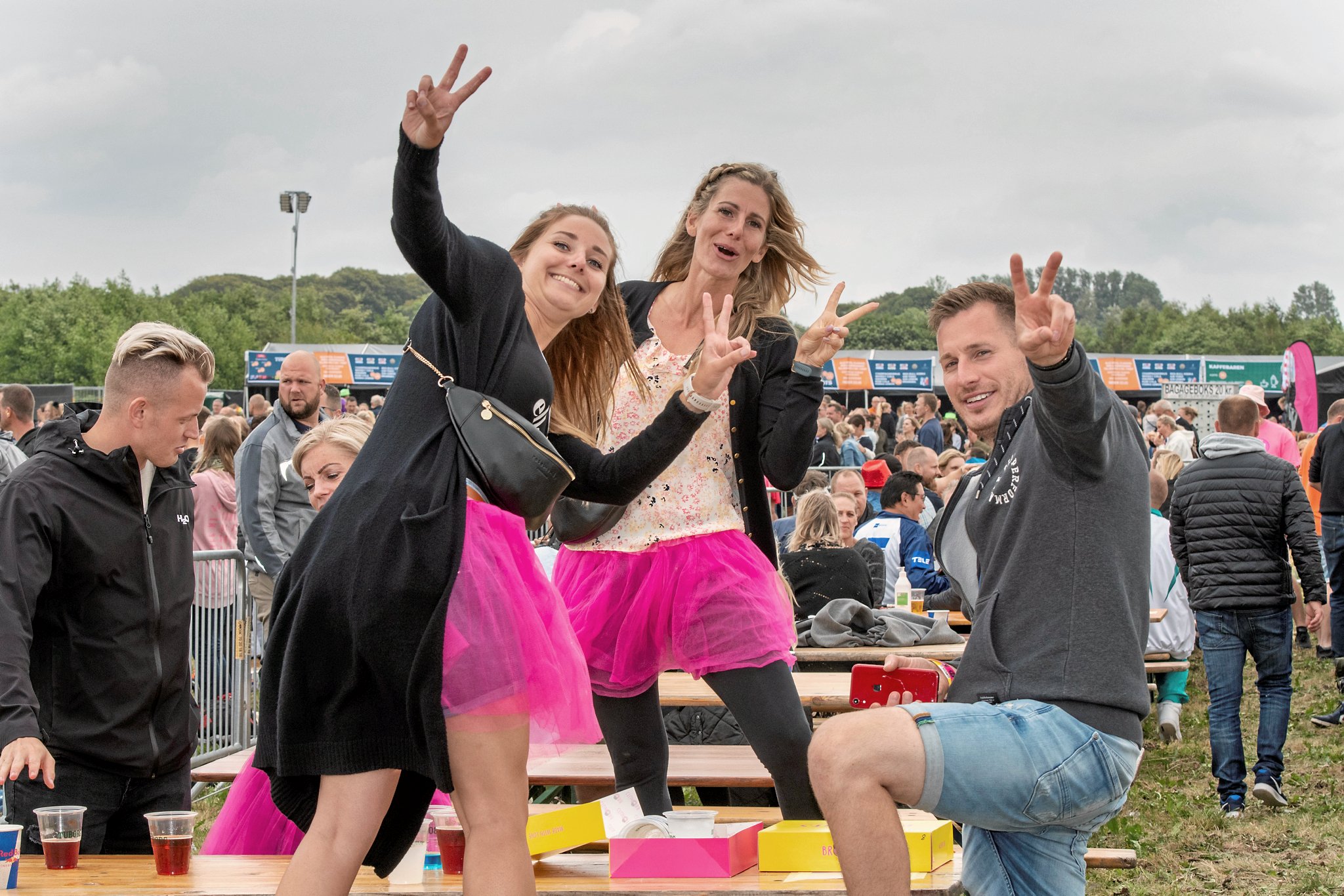 Der er altid garanti for fest og glade dage, når Vi Elsker 90’erne lægger vejen forbi Espelunden i Rødovre.