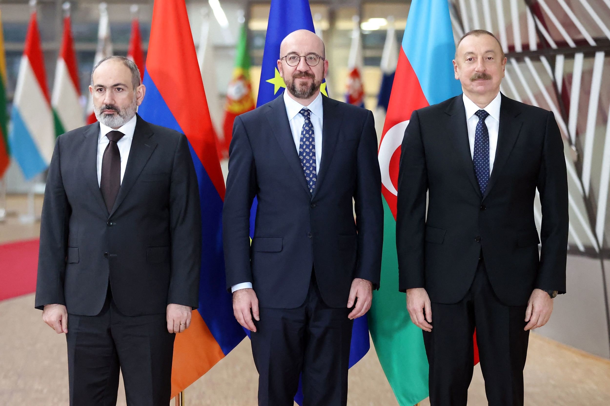 Armenien og Aserbajdsjan vil løse konflikt om Nagorno-Karabakh-regionen med fredsforhandlinger.