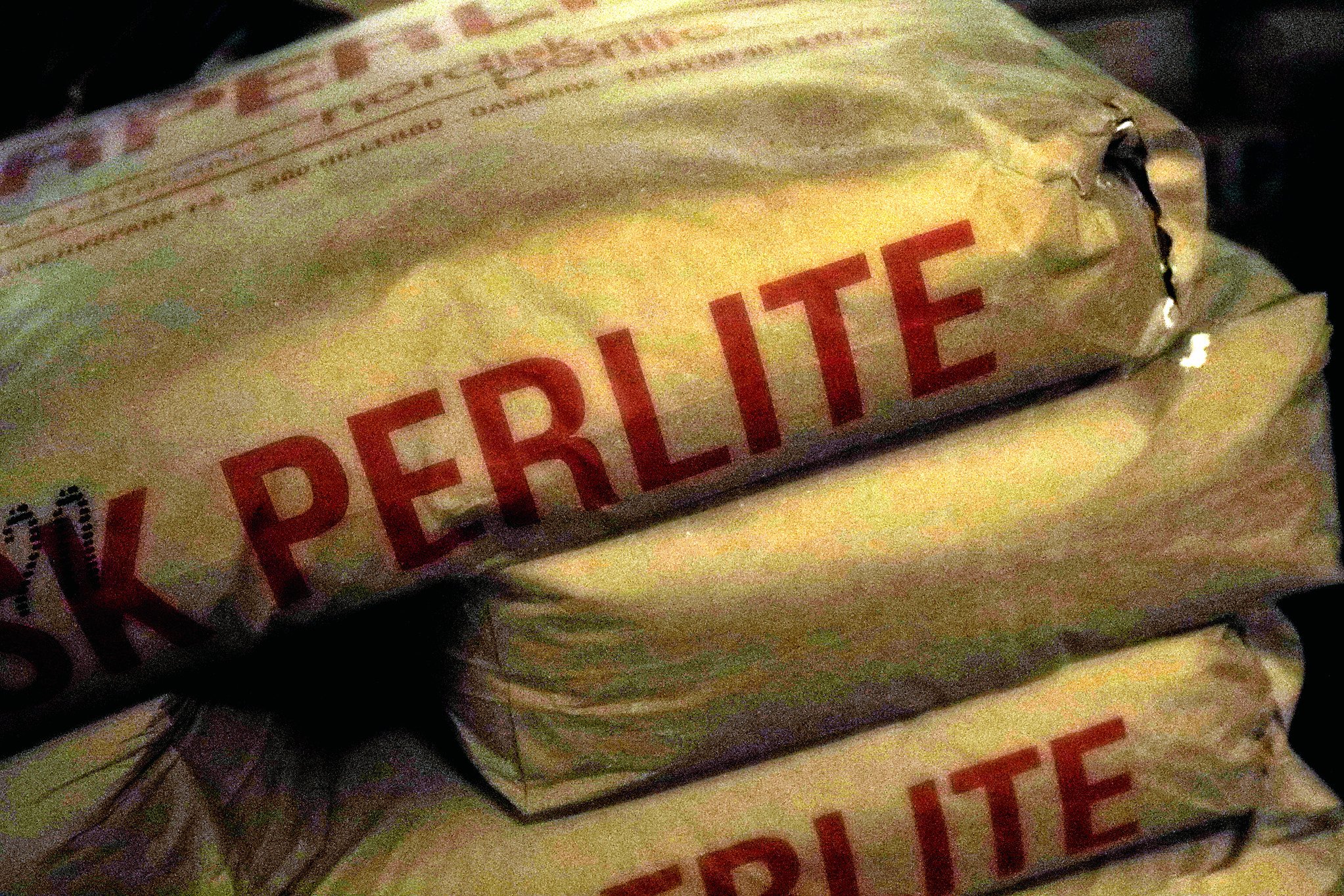 Nordisk Perlite er Skandinaviens eneste produktionsanlæg, der bearbejder den vulkanske sten perlite til produkter, der blandt andet kan bruges til isolering, jordforbedring med mere. Produkterne kan også forarbejdes videre til filterperlite, et produkt, der blandt andet bruges i fødevareindustrien og medicinalindustrien.