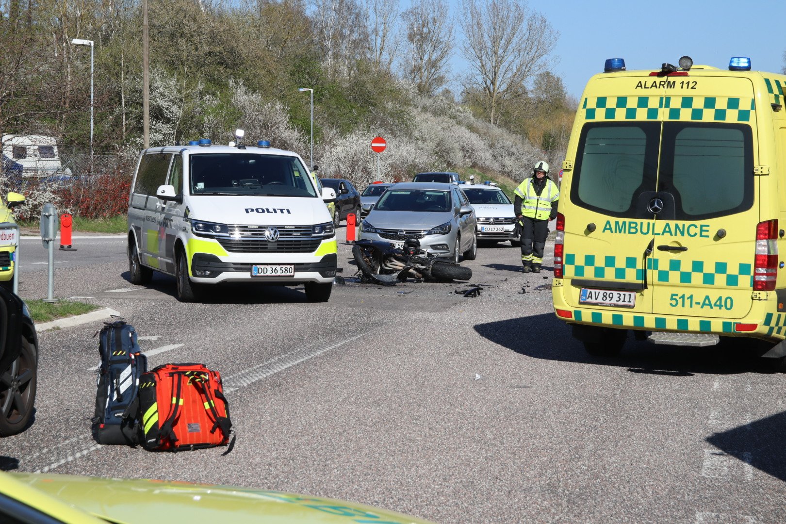 Politiet har bedt bilinspektør om at foretage undersøgelser i forbindelse med en dødsulykke i kryds.