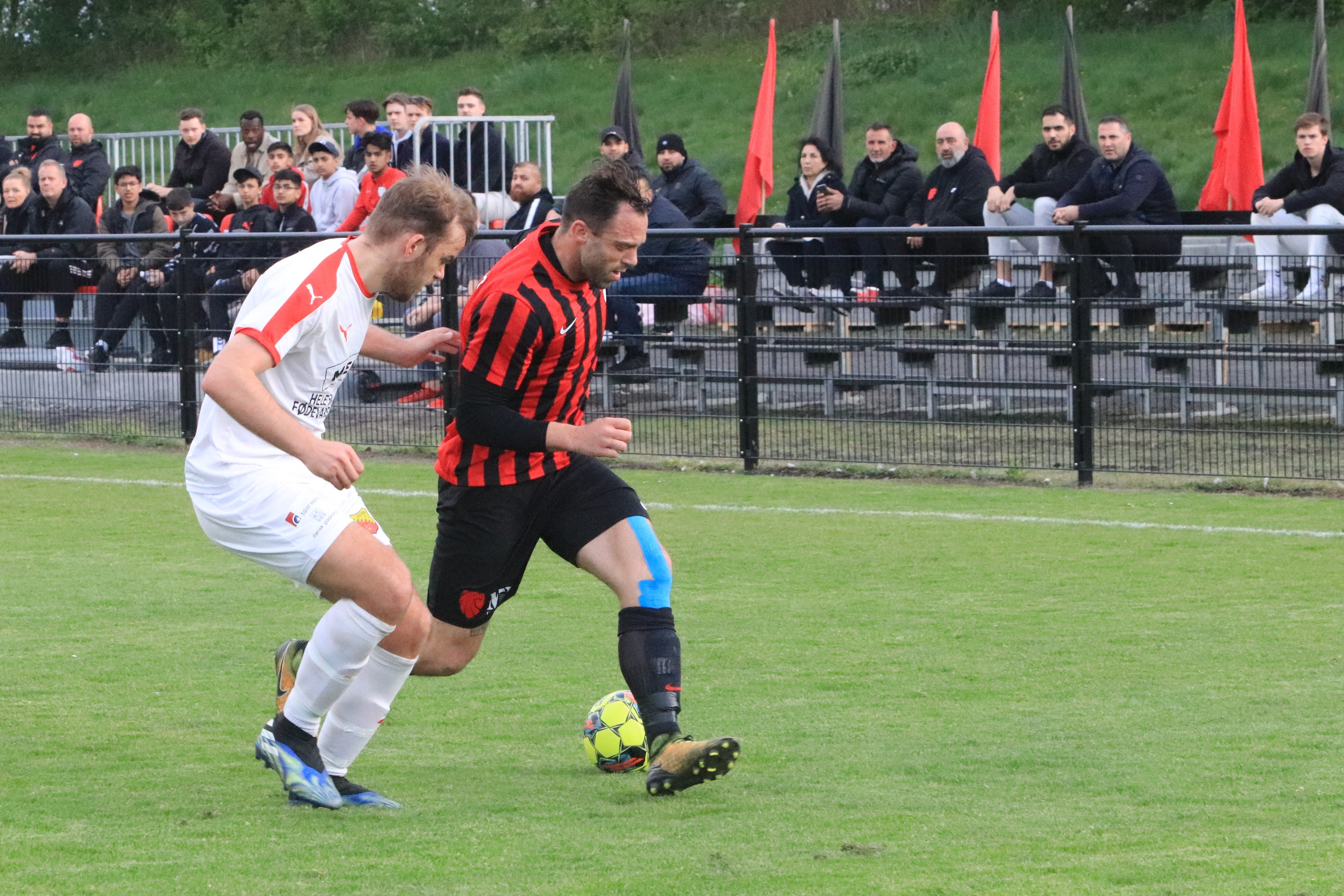 Christian Offenberg (th.) scorede et hav af mål i sine tre et halvt år hos Ishøj - ligesom han havde gjort det forinden i de mange 2. divisionsklubber, han har repræsenteret. Foto: Jeppe Lodberg