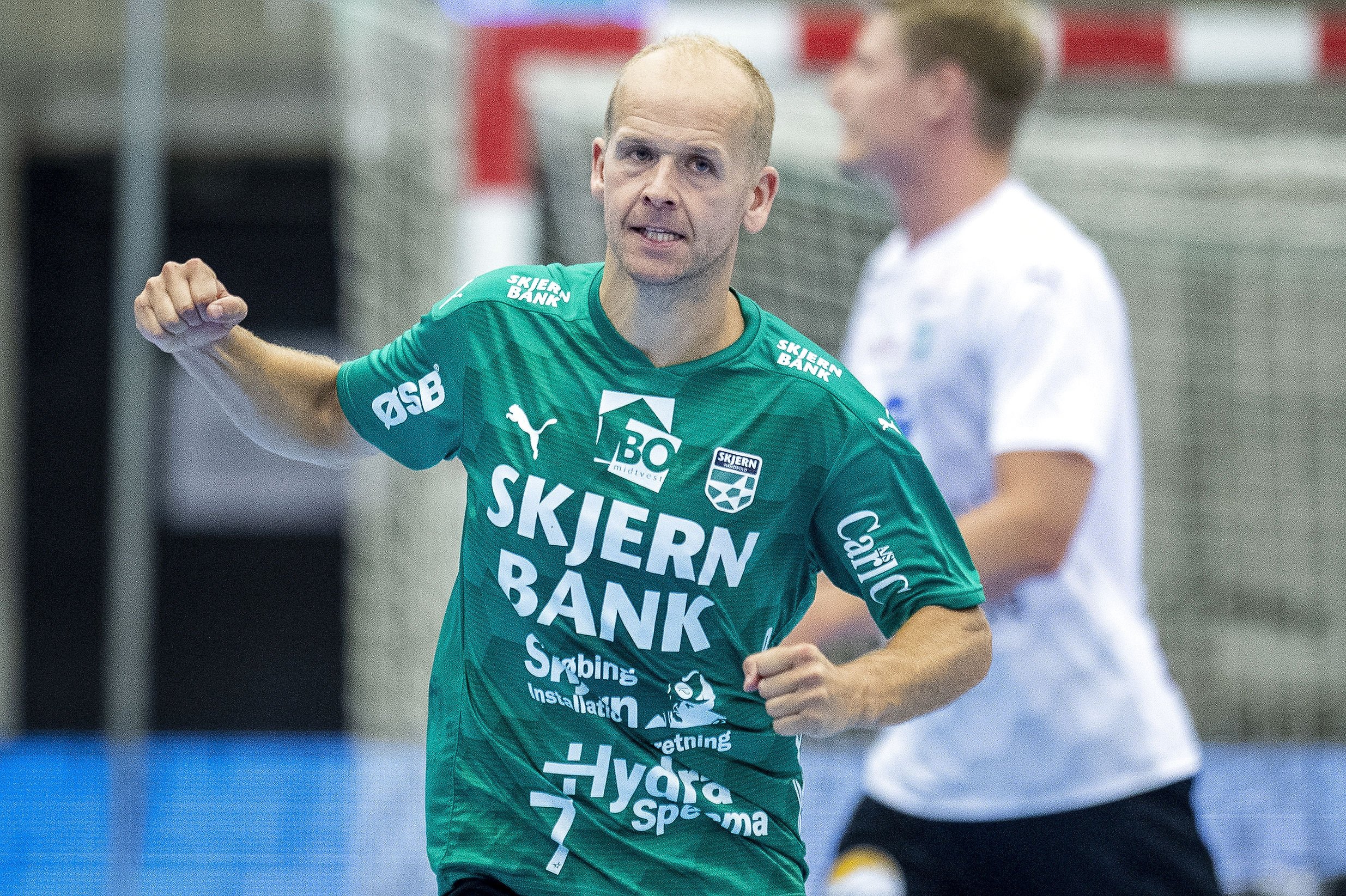 Den tidligere landsholdsfløj forlader Skjerns kommercielle afdeling for at blive assistent i KIF Kolding.