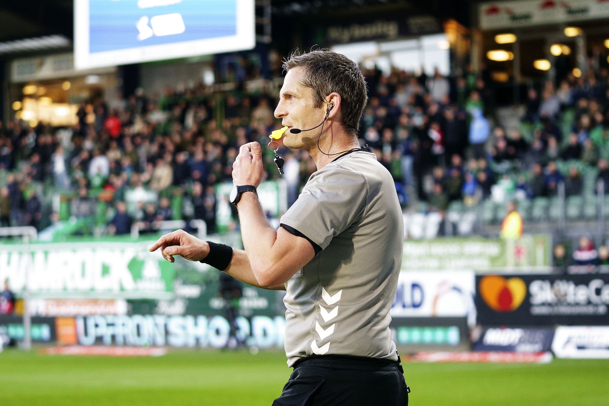 25-årige Jacob Karlsen forfremmes til Superligaen efter to år i 1. division. Han afløser Anders Poulsen.
