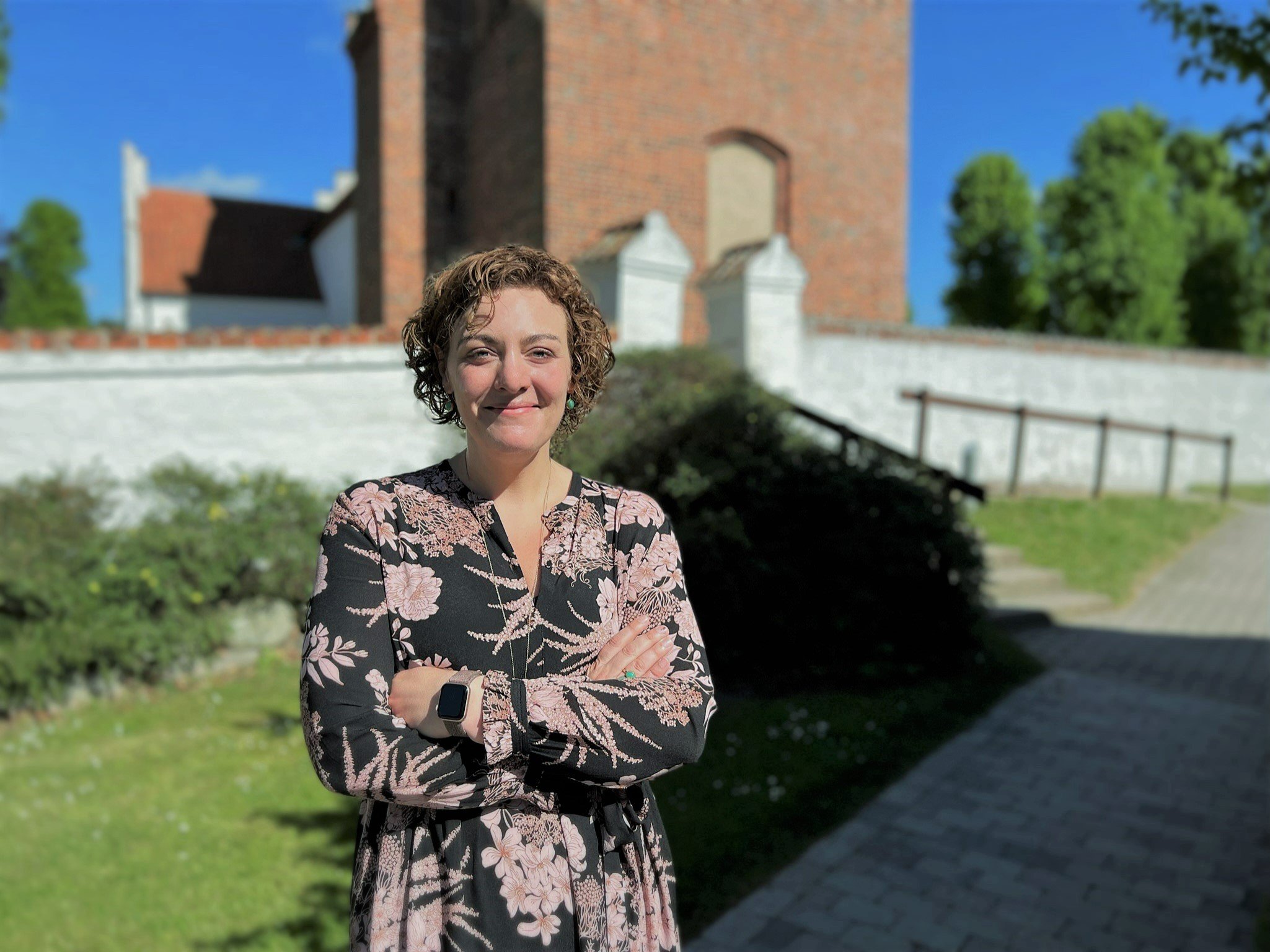 Sophie Juel har siden 2022 været provst i Frederiksværk Provsti samt præst i Helsinge Kirke.