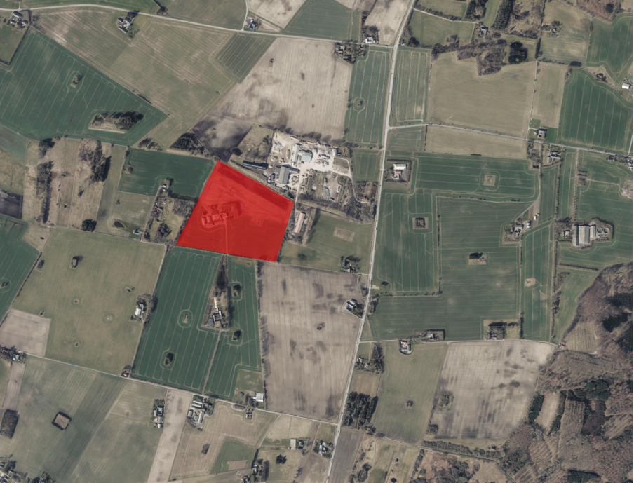 Det skal ligge lige her, bag RGS Nordic’s genbrugsstation ved Suså Landevej, cirka fire kilometer nord for Herlufmagle.