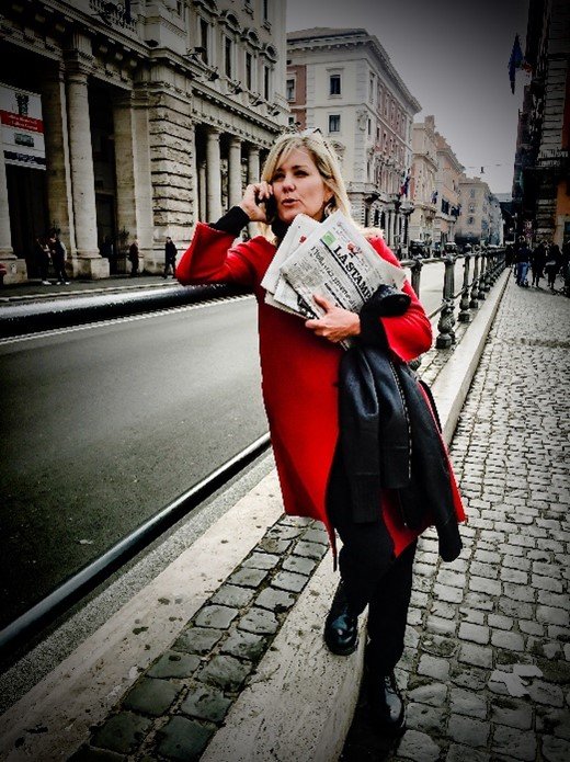 Forfatteren og freelance-journalisten Eva Ravnbøl har været bosat i Rom siden 1990, og Italien er blevet hendes andet hjemland. Foto: Svante Lyngsie