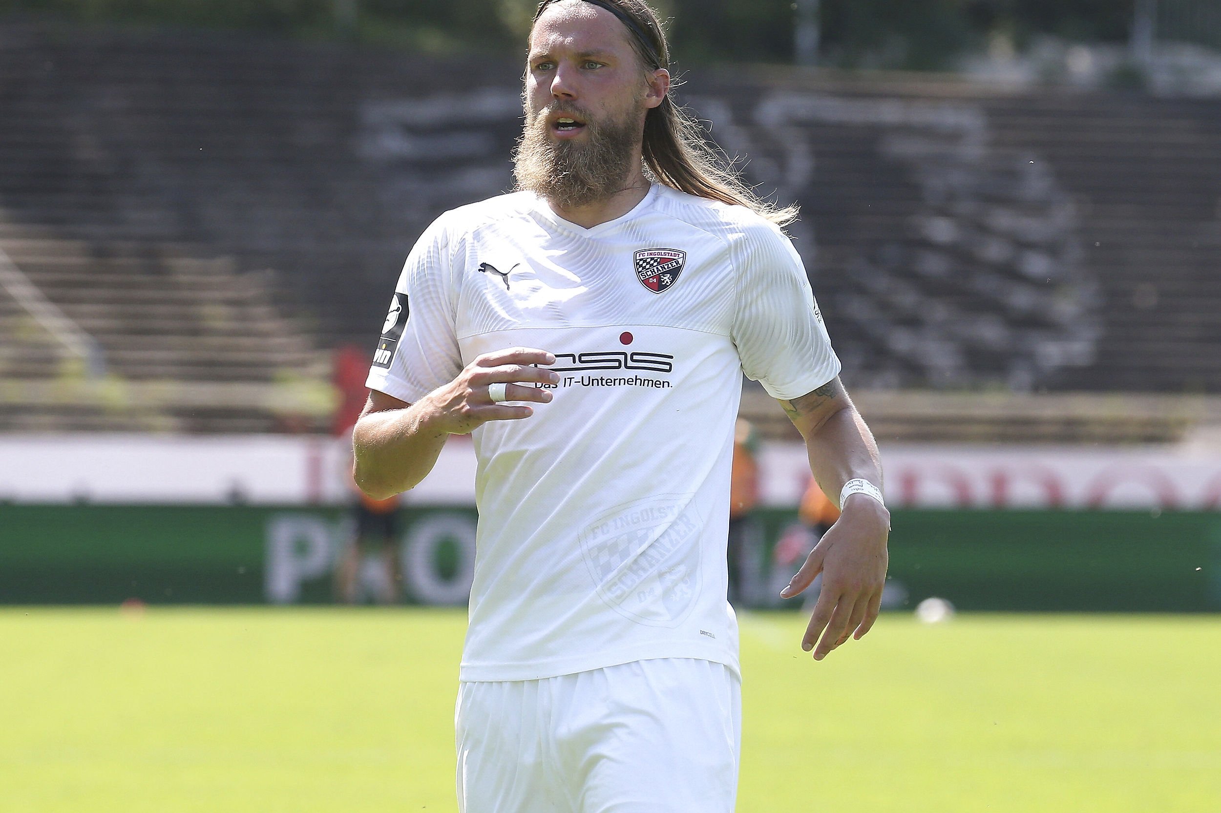 Forsvarsspiller Bjørn Paulsen vender hjem til Superligaen, efter OB har købt ham fri i Hammarby.