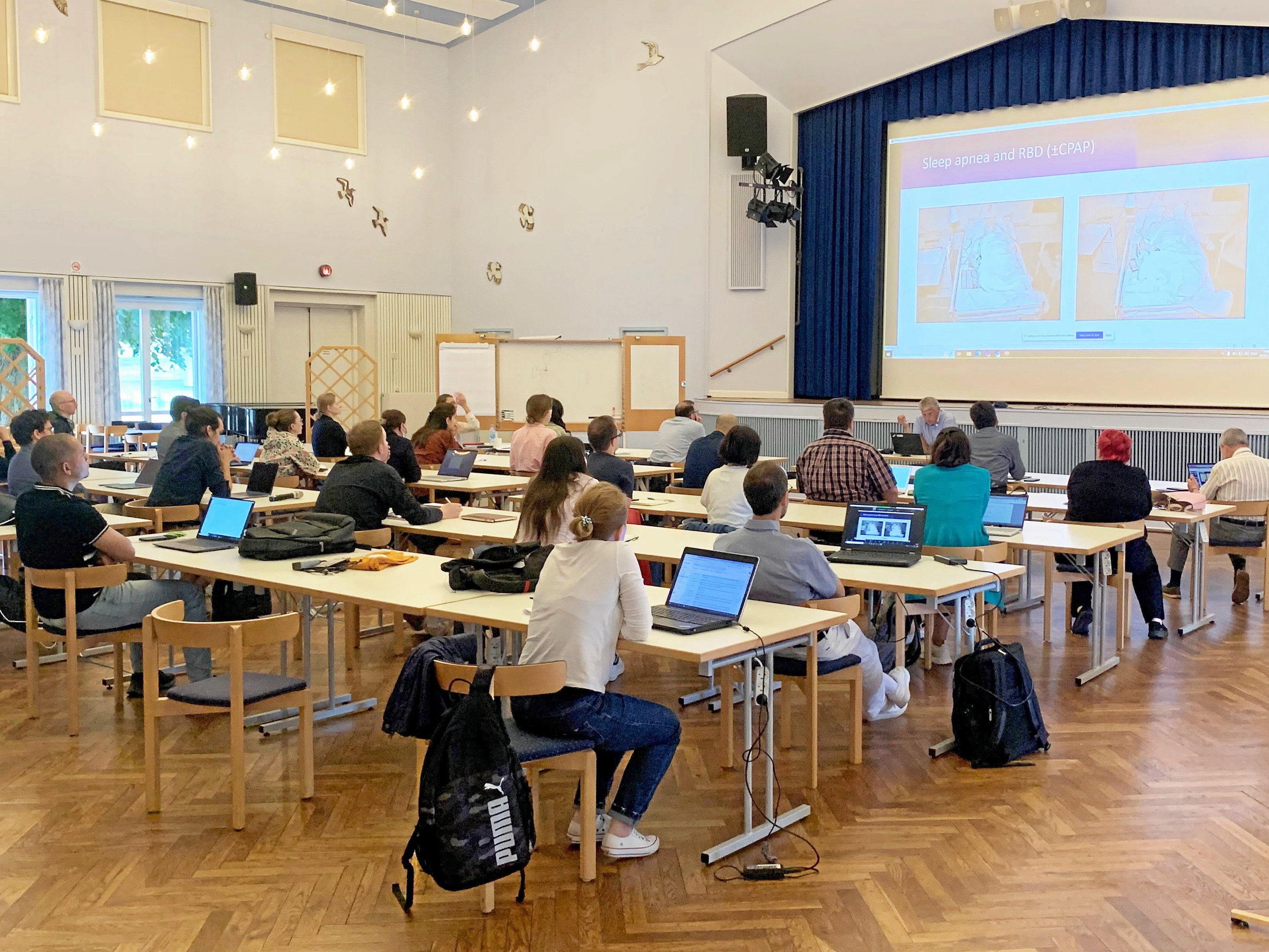 Ønsker neurologer og epilepsi-forskere at nå til top i deres felt, så er der ingen vej udenom Dianalund. Det sagde internationale kursister ved årets sommerskole.
