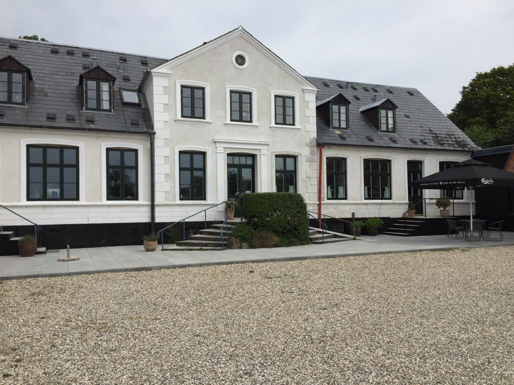 Lynæs Hotel holder reception søndag den 24. juli klokken 14-16. Foto: Lynæs Hotel