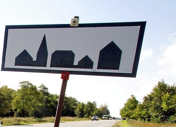 Godt 3200 borgere og en del virksomheder har i dag postnummeret 4000 Roskilde, selv om de bor i Lejre Kommune.