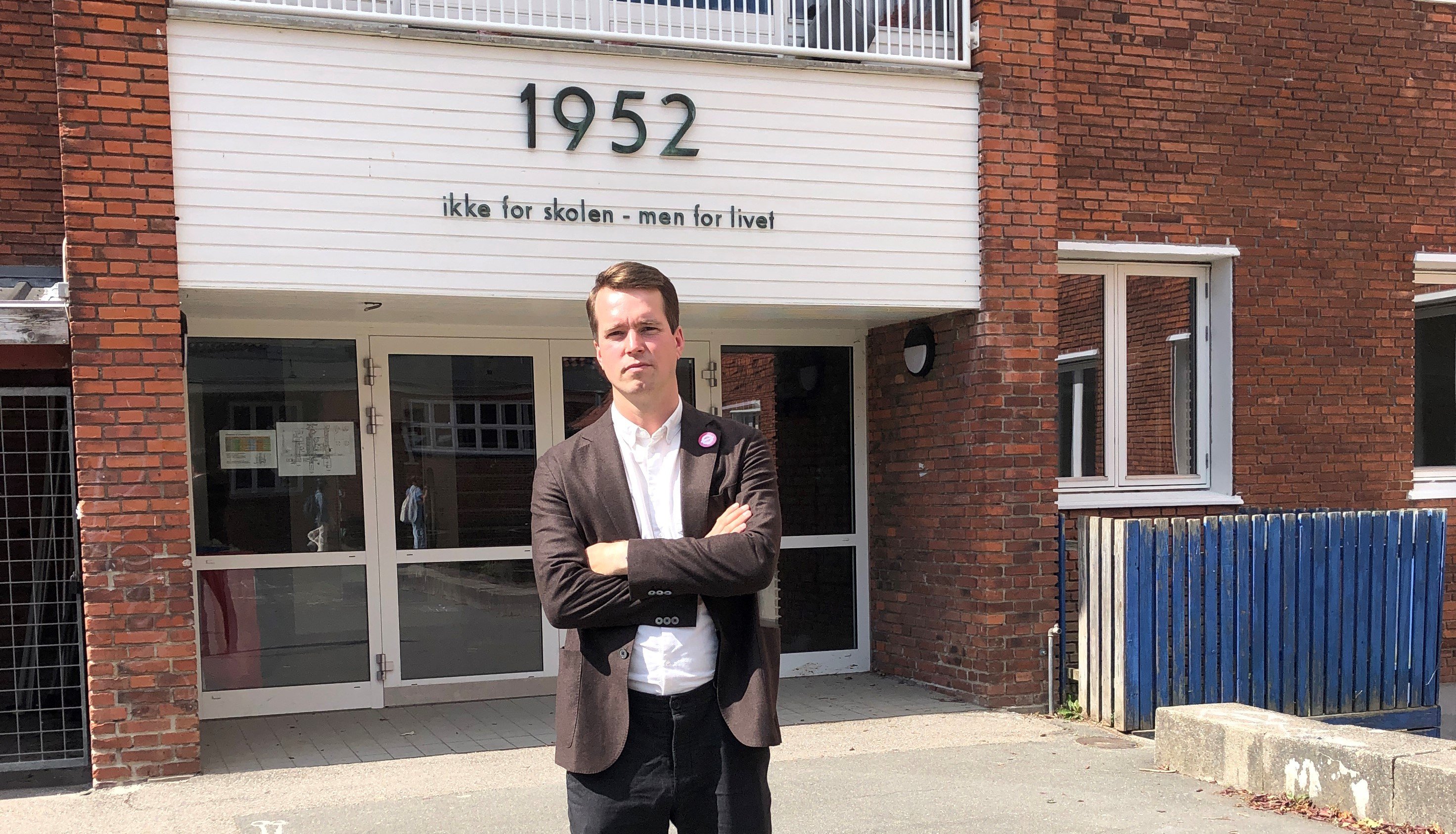 Emil U. Andersen indkalder til borgermøde, hvor han opfordrer alle, der er imod lukningen af Lillerød skole, til at komme. Foto: Gitte Schwartz