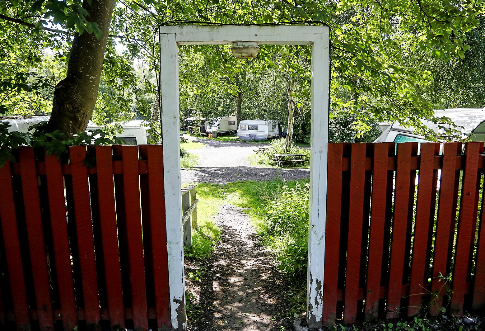 Der er allerede fremlagt en lovlig løsning for den omstridte campingplads, påpeges det i dette debatindlæg.